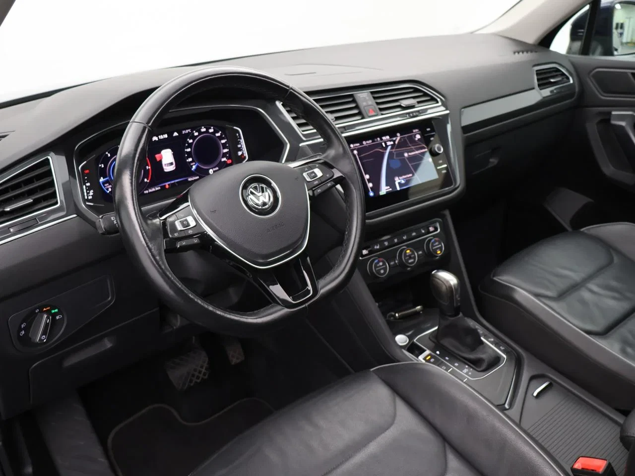 Volkswagen-Tiguan Allspace-image-11