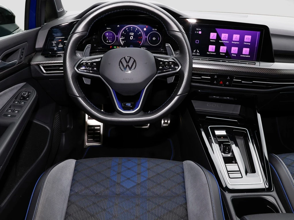 Volkswagen-Golf-image-11