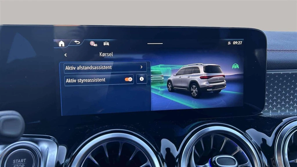 Mercedes-Benz-EQB-image-18