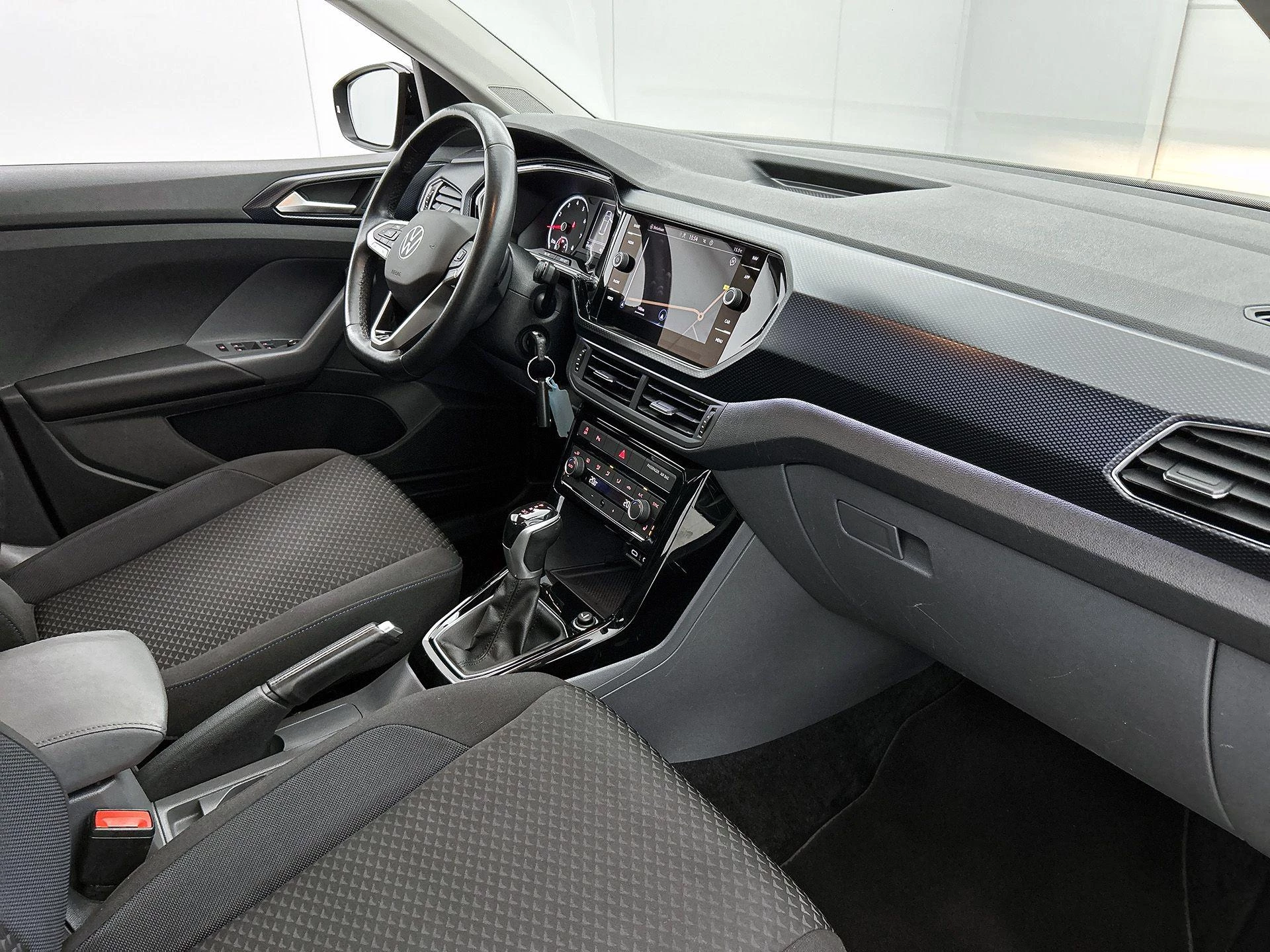 Volkswagen-T-Cross-image-19