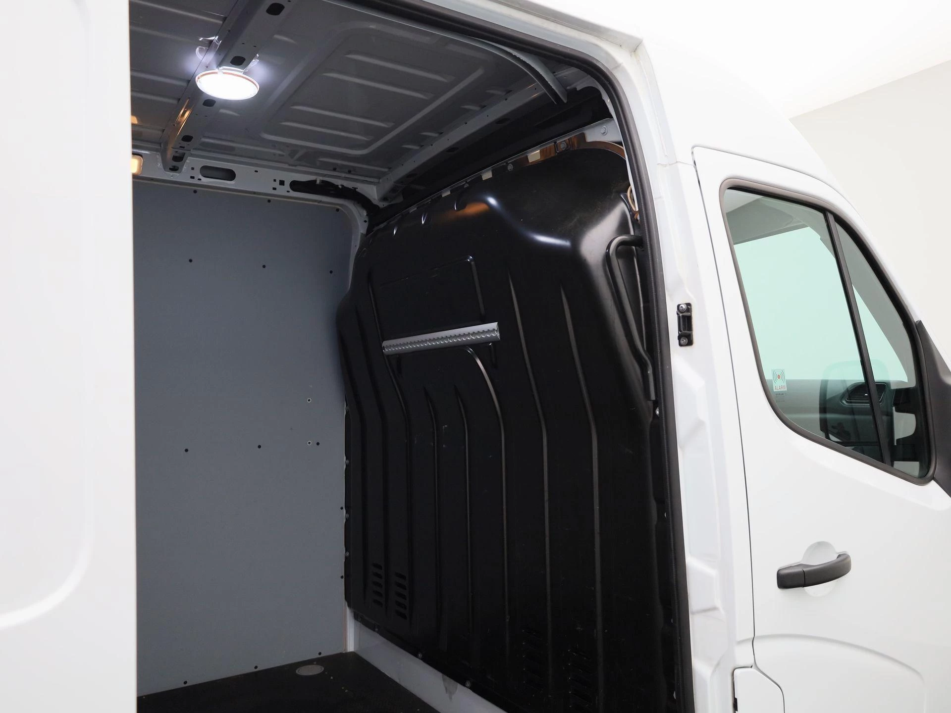 Renault Master T35 2.3 dCi 135Pk L3H2 Comfort