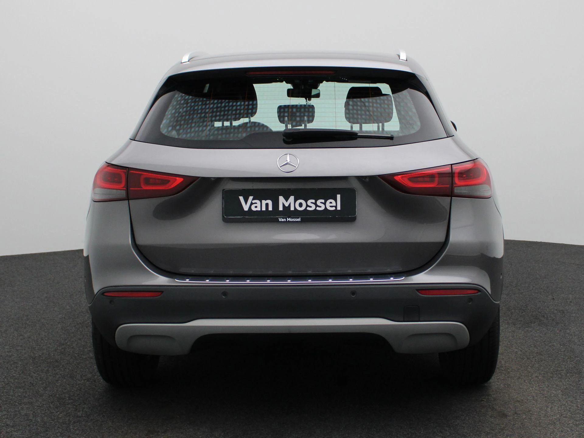 Mercedes-Benz-GLA-image-4