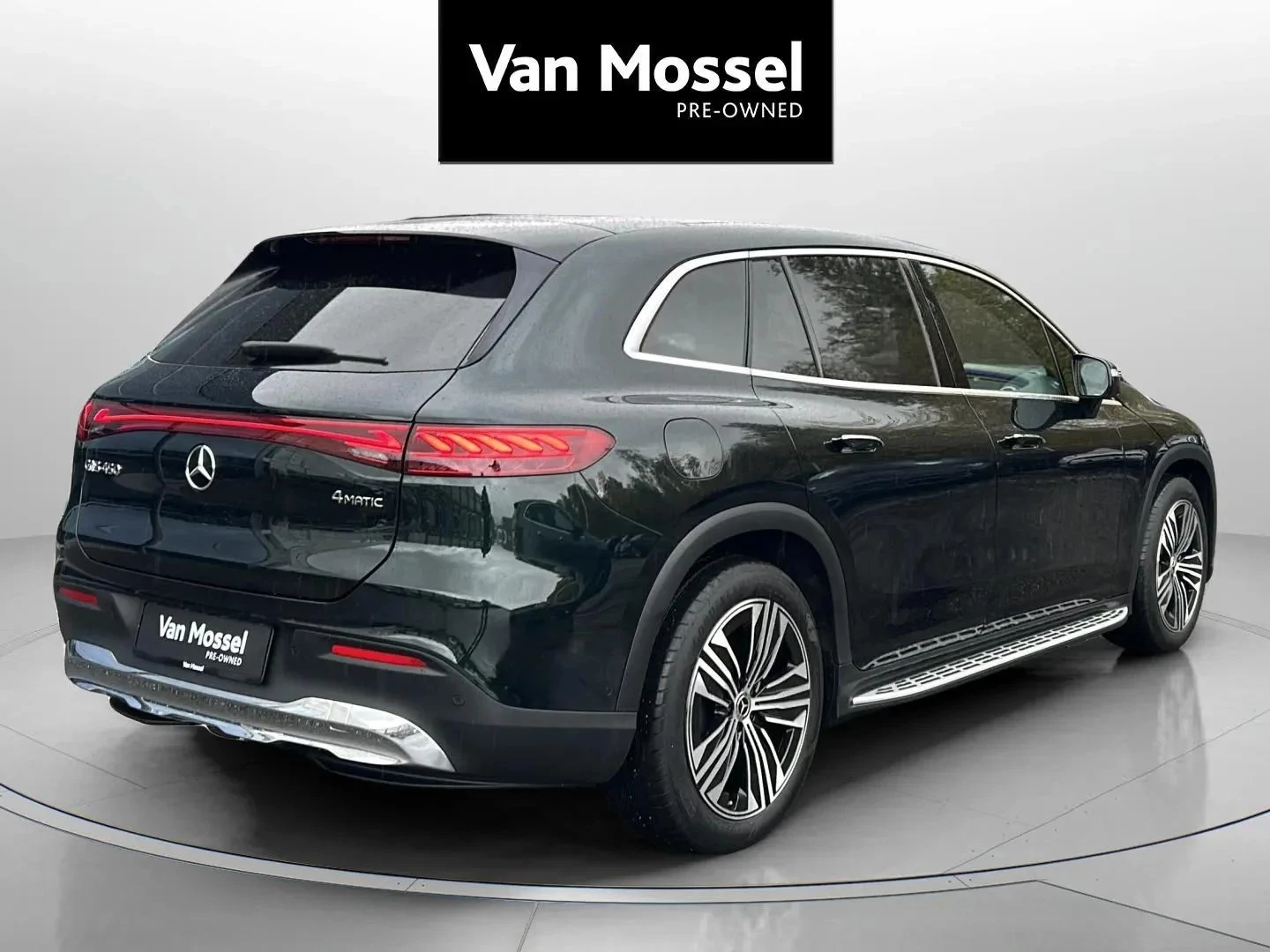 Mercedes-Benz-EQS-image-4