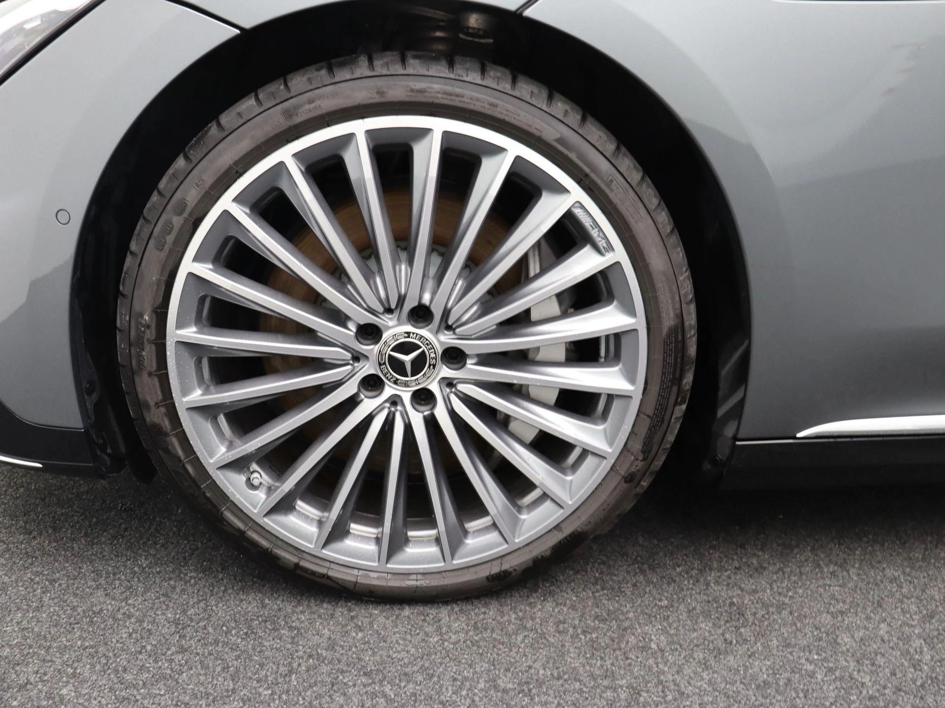 Mercedes-Benz-EQE-image-6