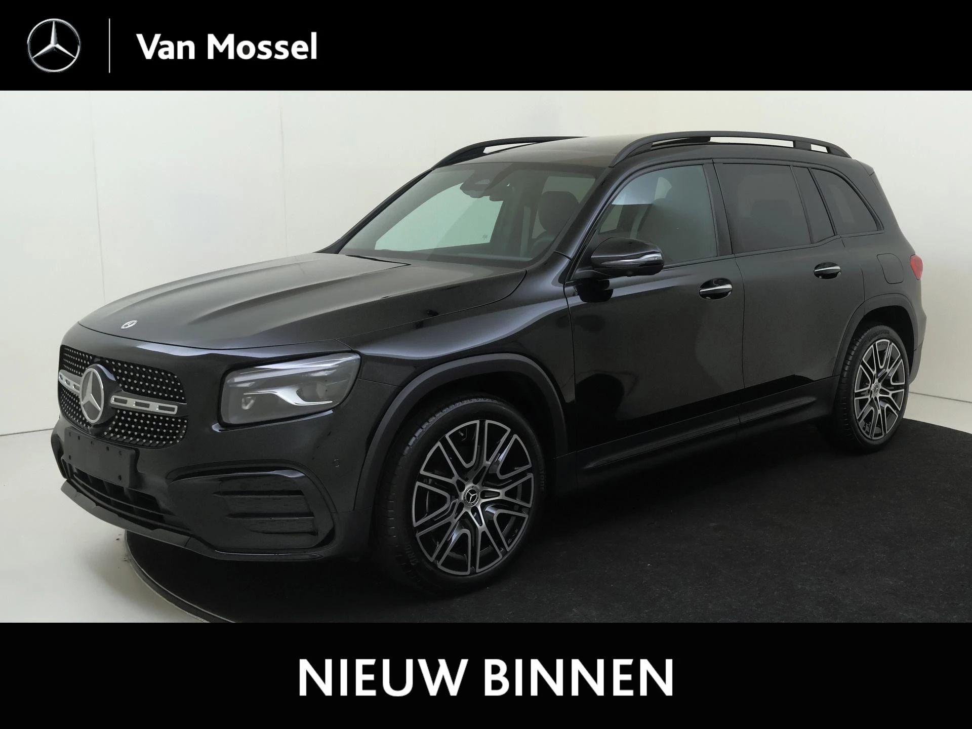 Mercedes-Benz-GLB-image-0