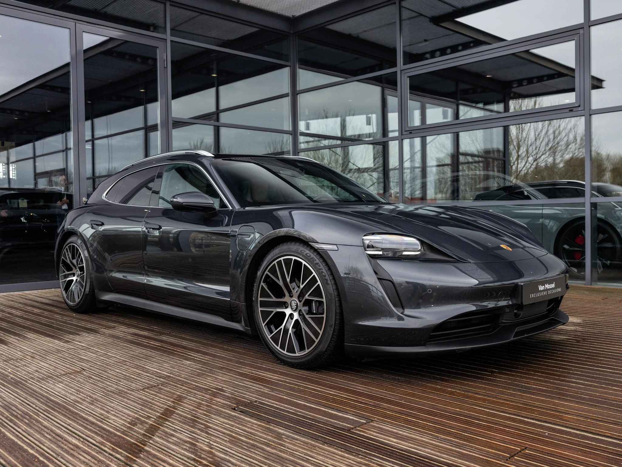 Porsche-Taycan-image-4