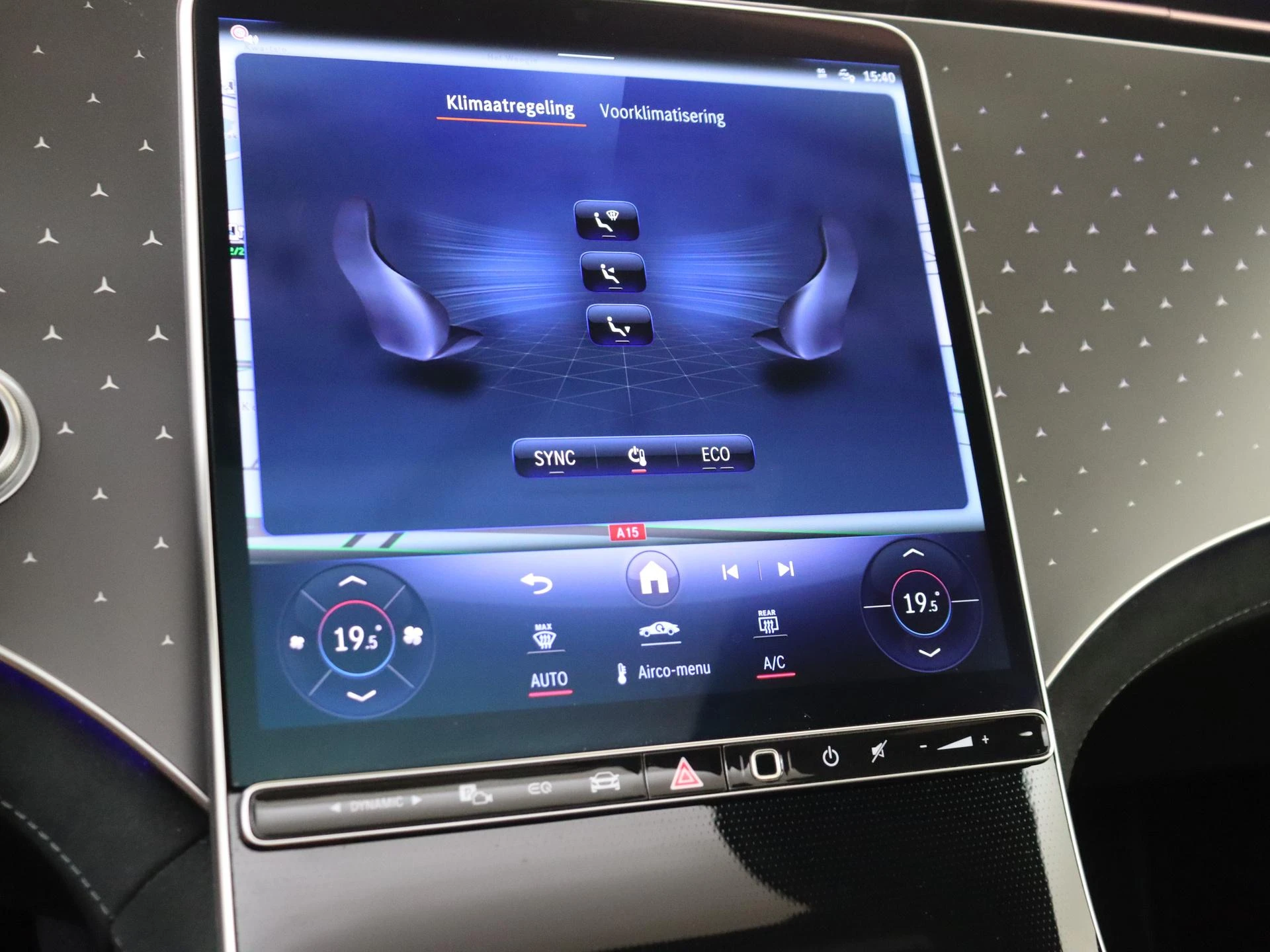 Mercedes-Benz-EQE-image-17
