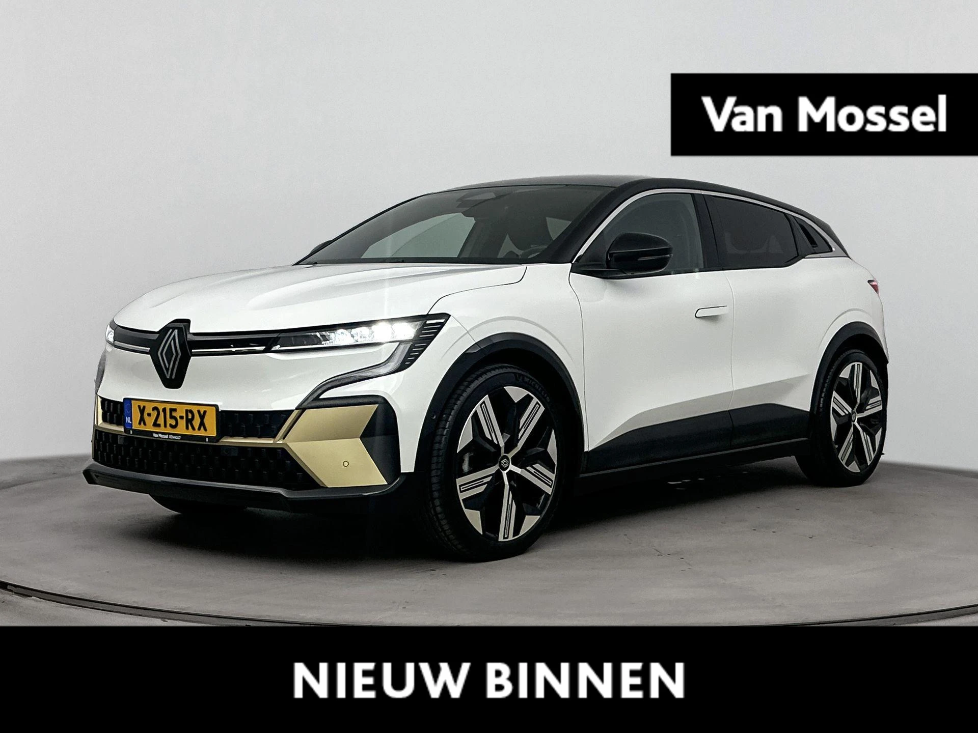 Renault-Megane E-Tech-image-0