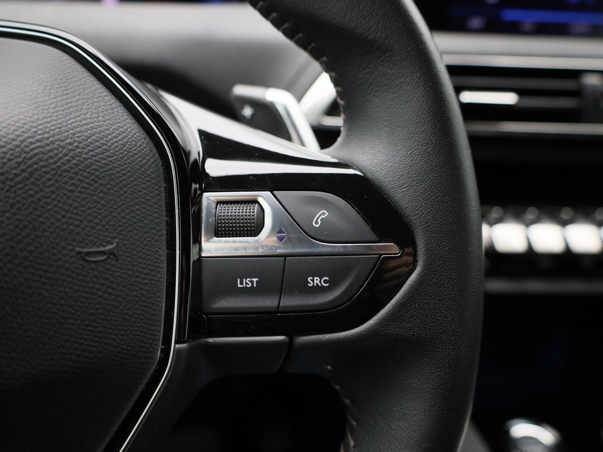 Peugeot-5008-image-16