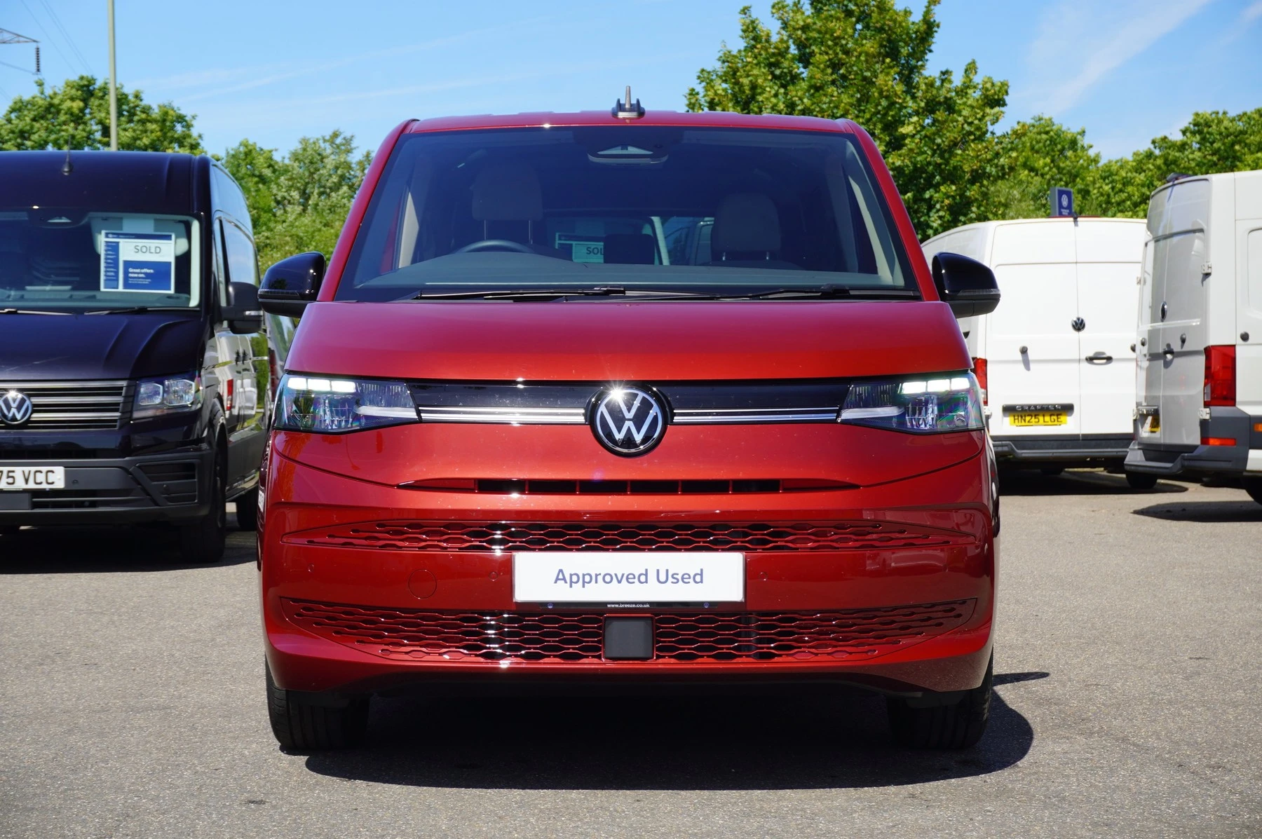 Volkswagen-Multivan-image-6