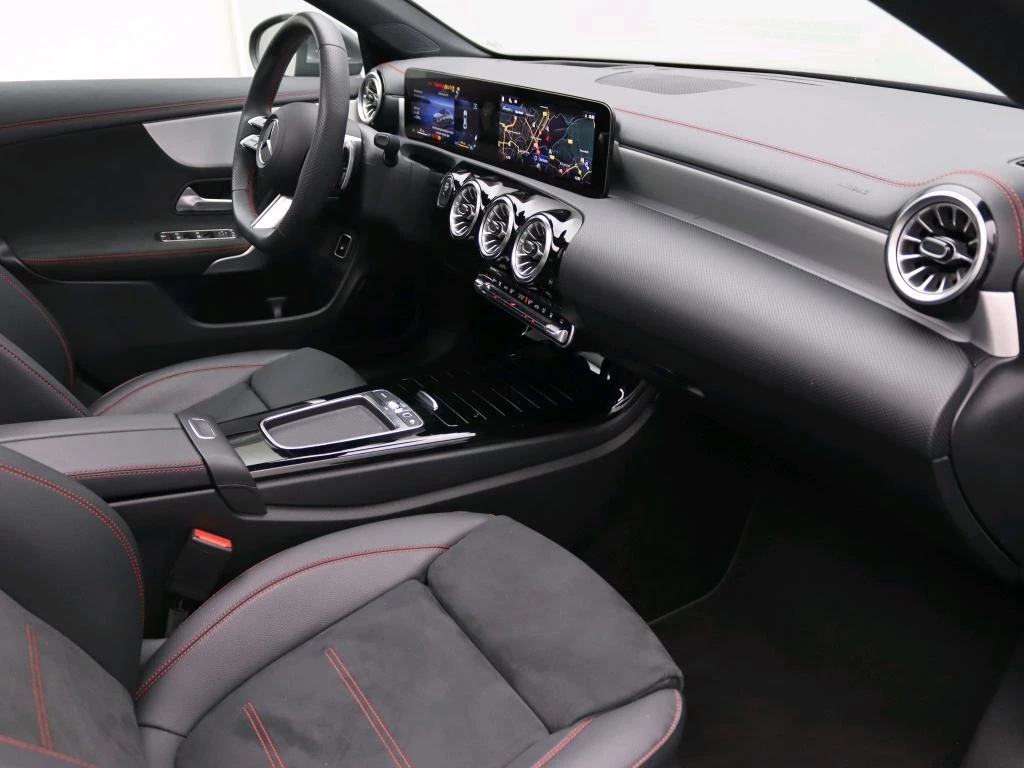 Mercedes-Benz-CLA-image-7