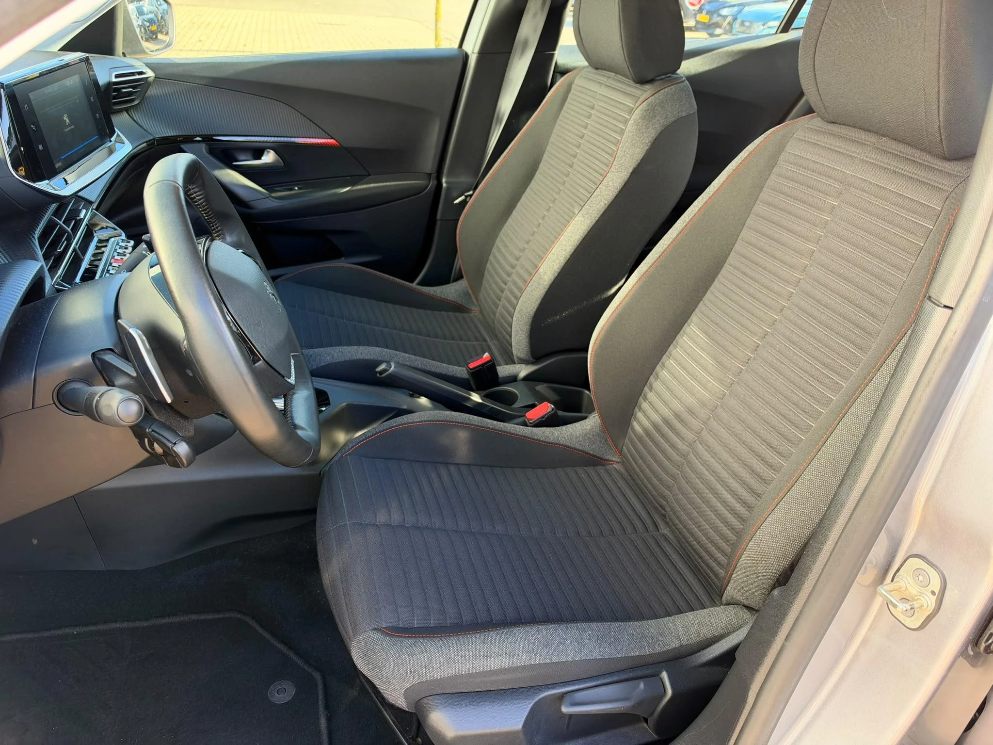 Peugeot-2008-image-19