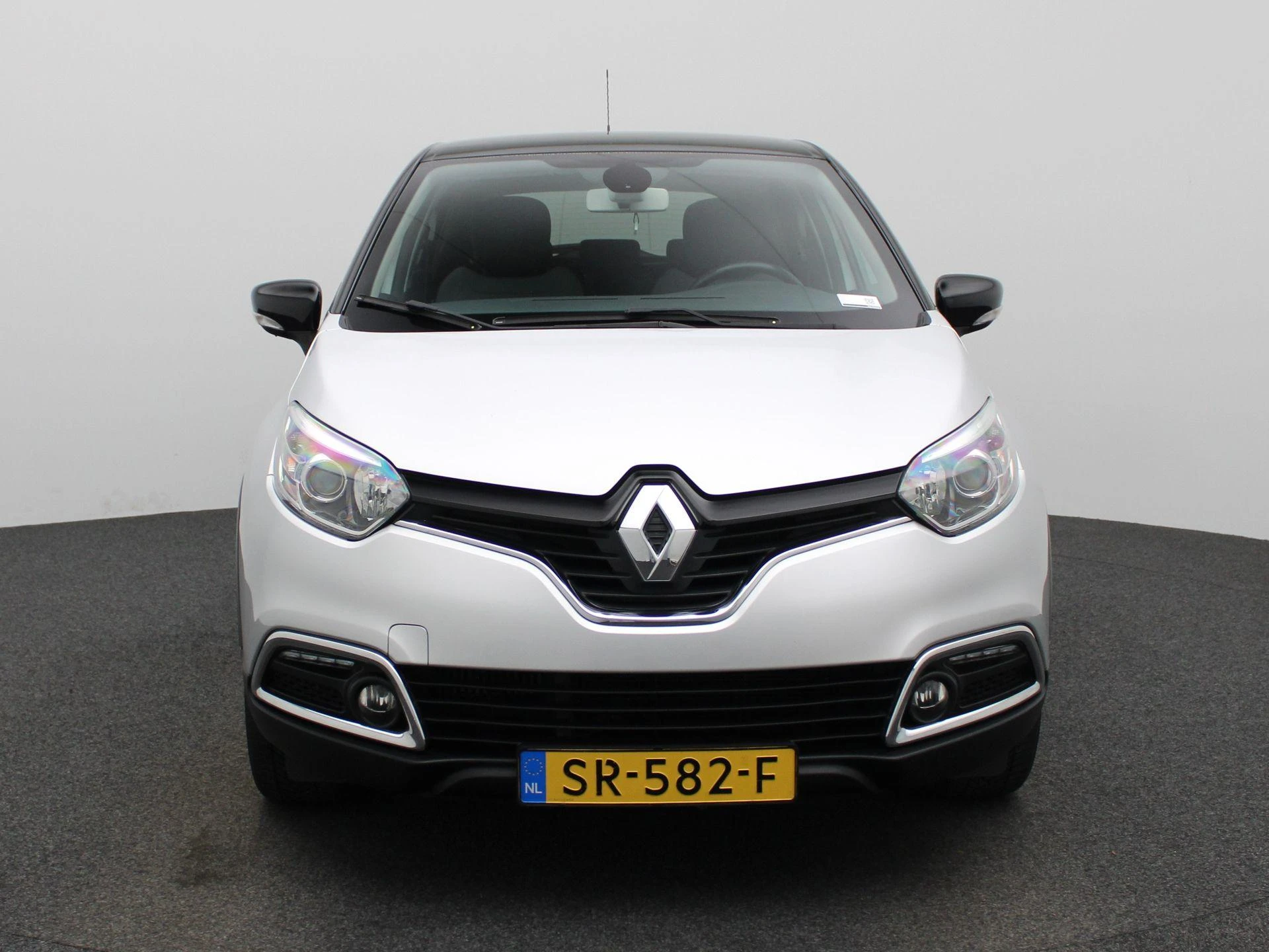 Renault-Captur-image-2