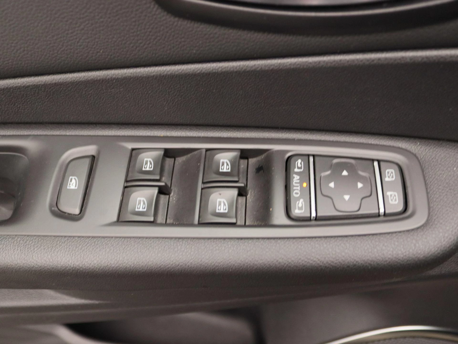 Renault-Captur-image-19