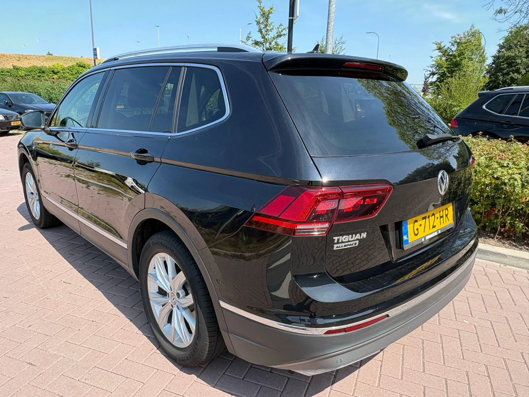 Volkswagen-Tiguan Allspace-image-4