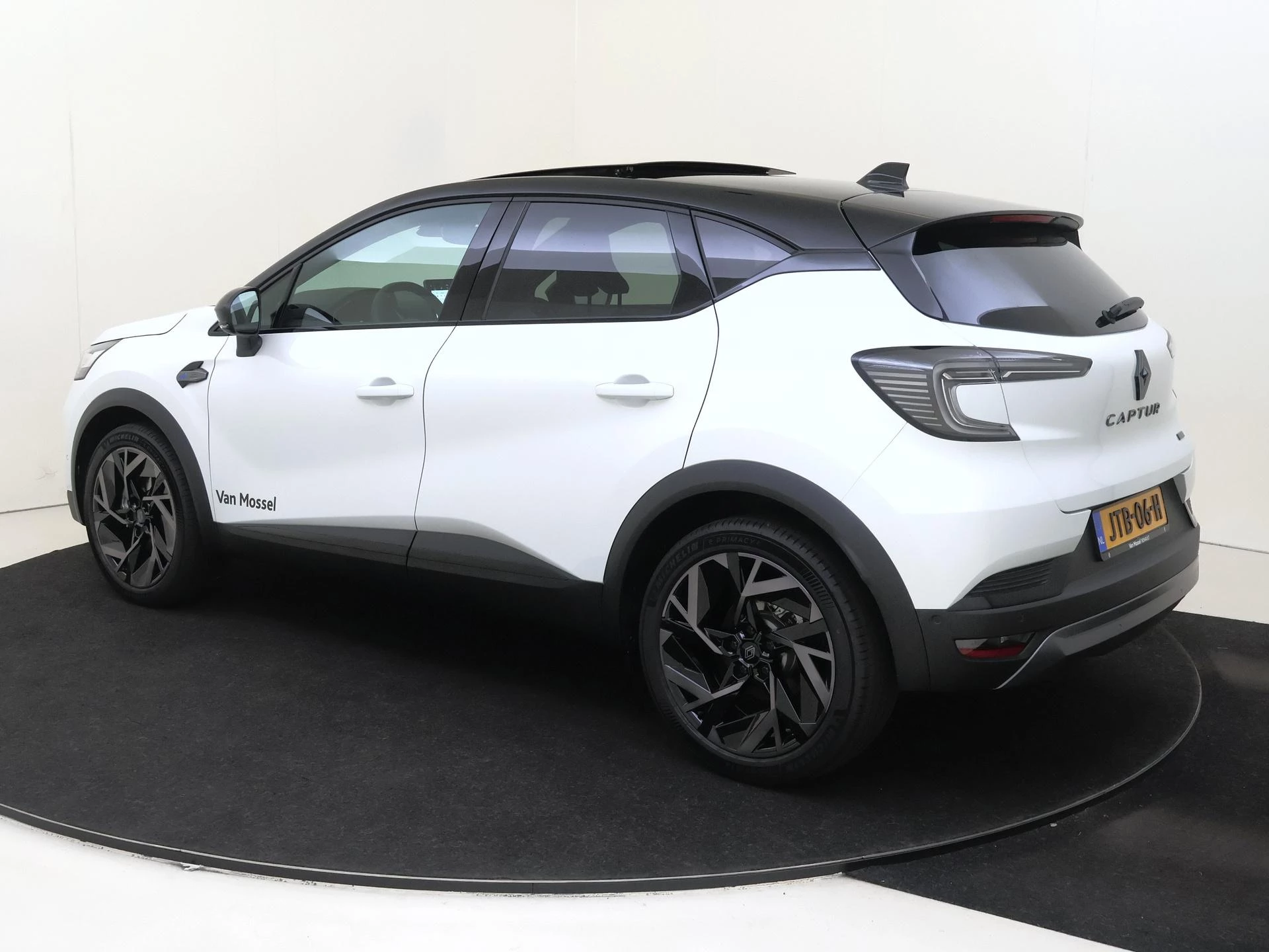 Renault-Captur-image-2