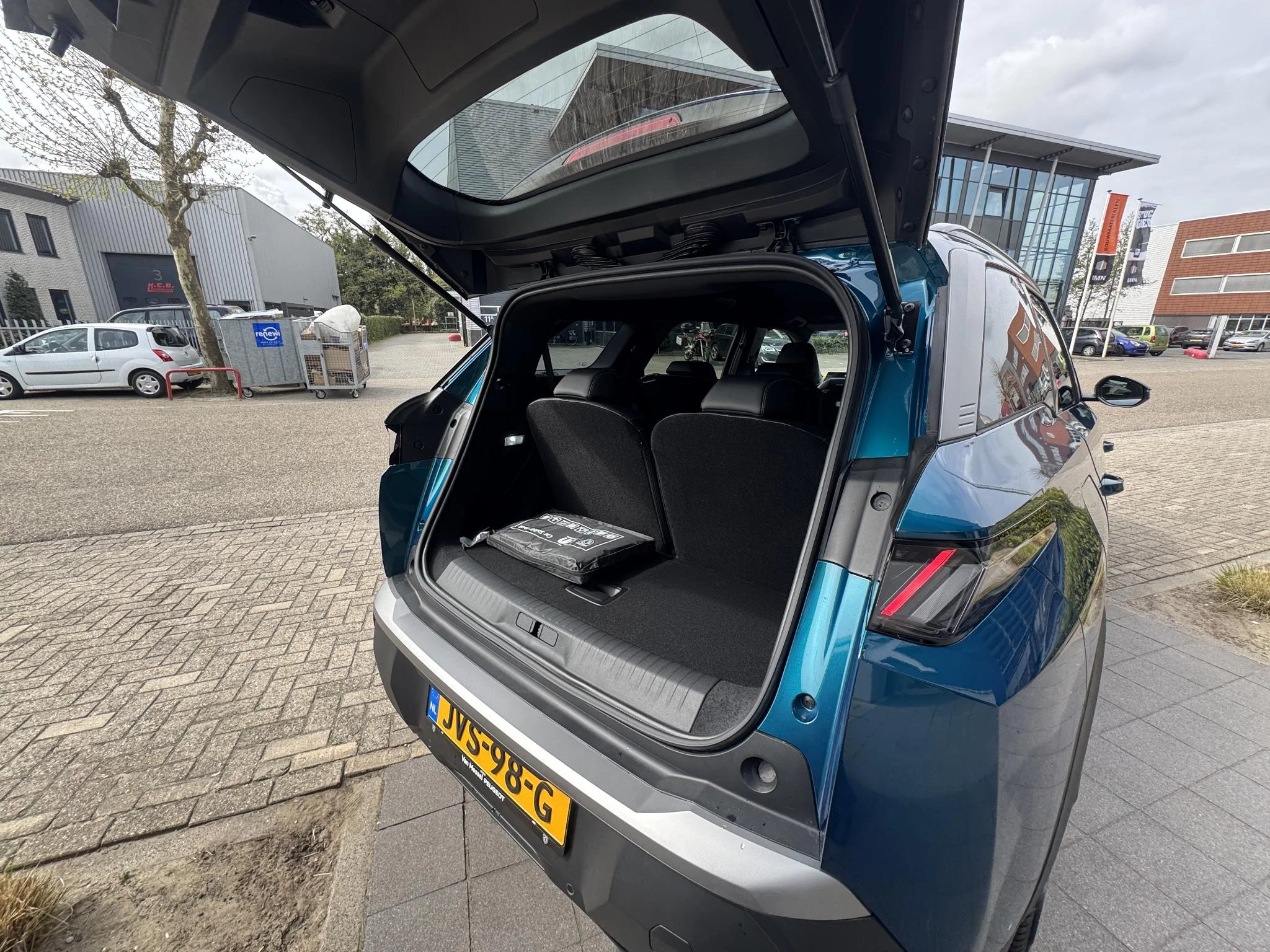Peugeot-5008-image-18