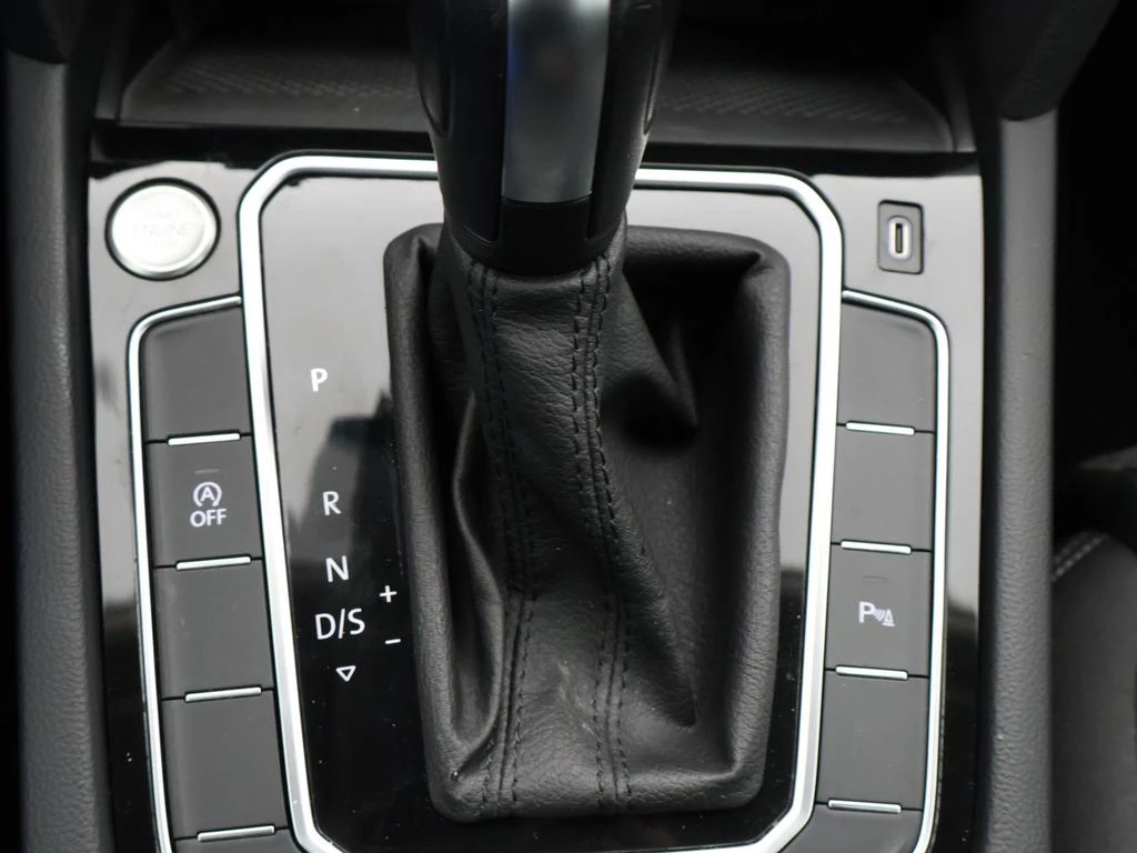 Volkswagen Passat Passat Style 'Business' 2.0TDI 122PK *AUTOMAAT*NAVI*CAMERA*ACC*PDC*APP*-CONNECT*...*