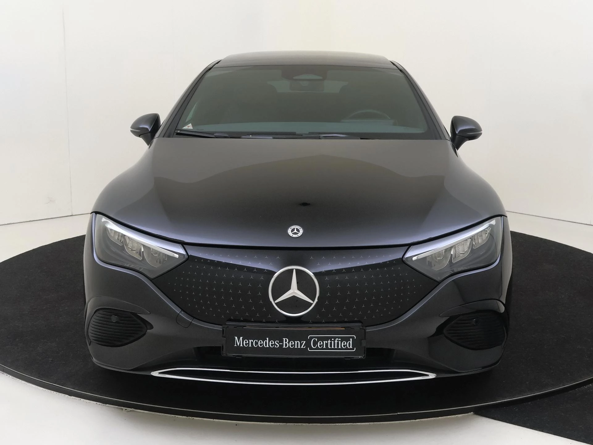 Mercedes-Benz-EQE-image-6