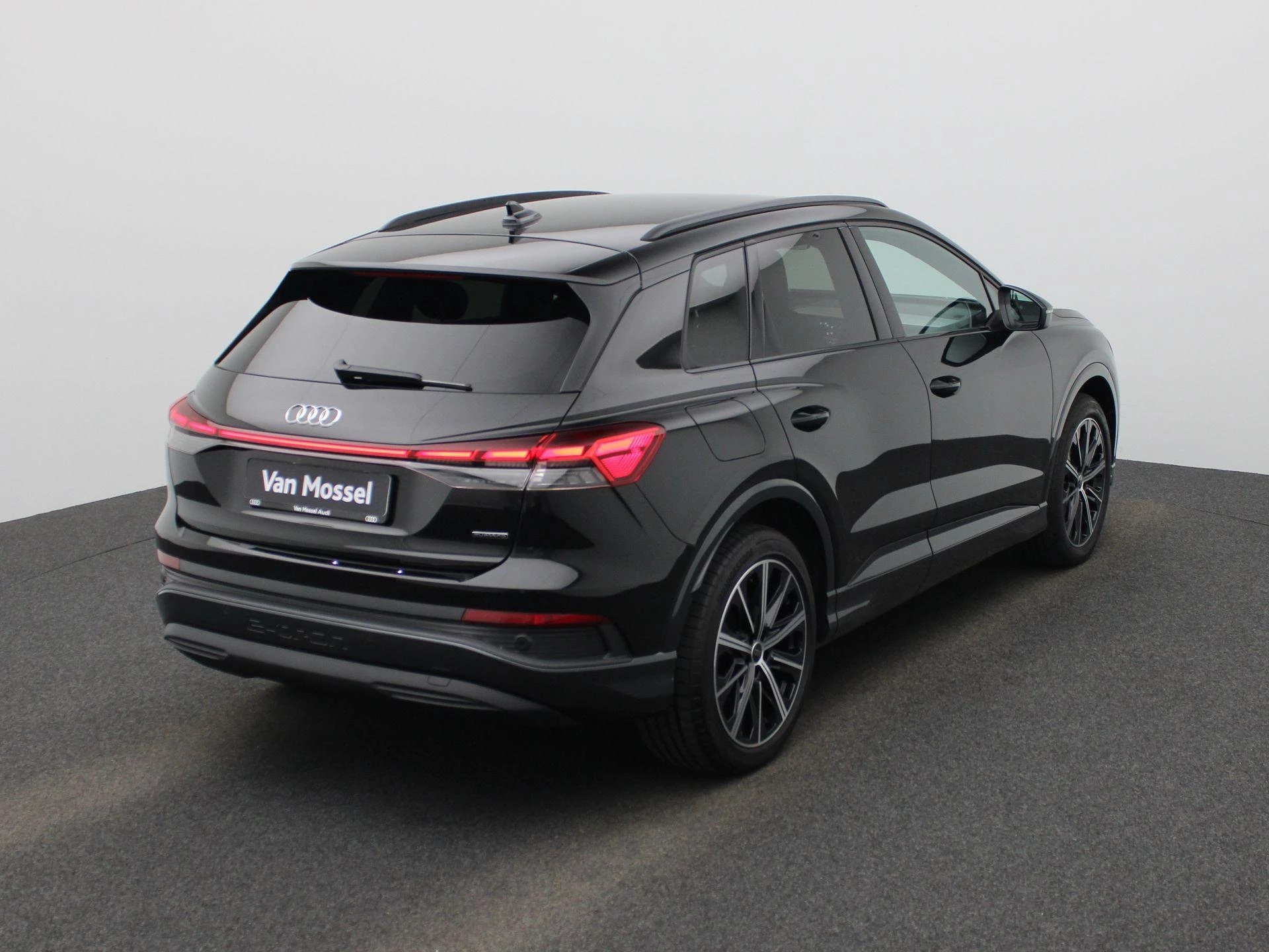 Audi-Q4 e-tron-image-58