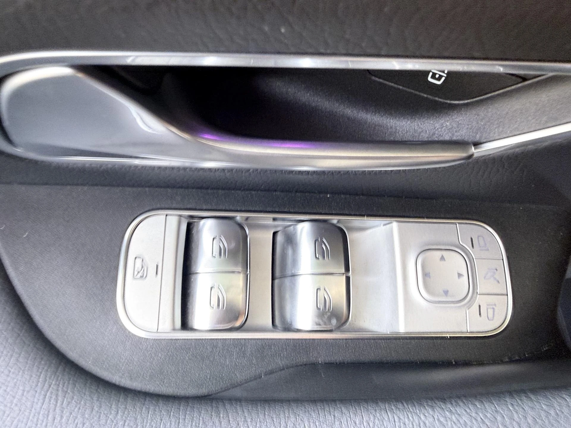 Mercedes-Benz-GLE-image-27