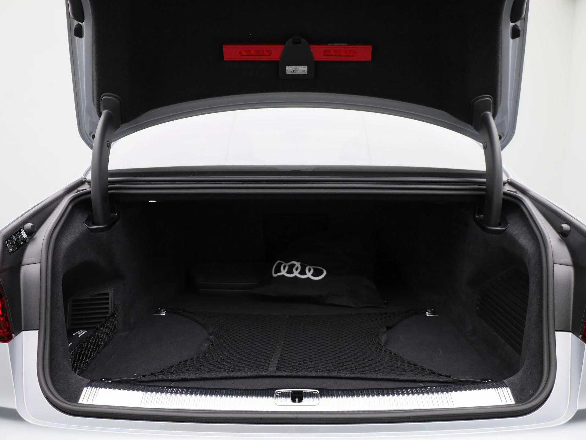 Audi-A8-image-13