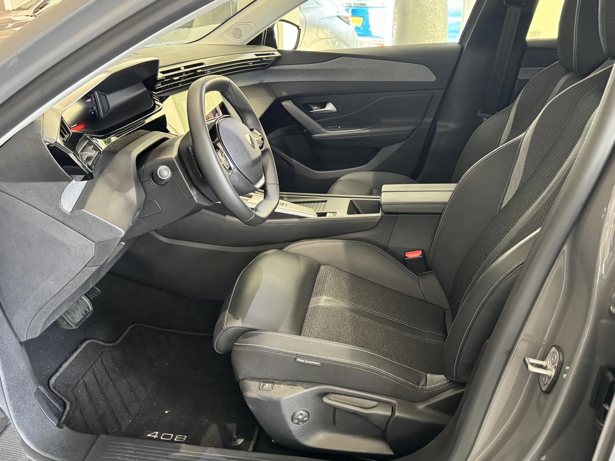 Peugeot-408-image-23
