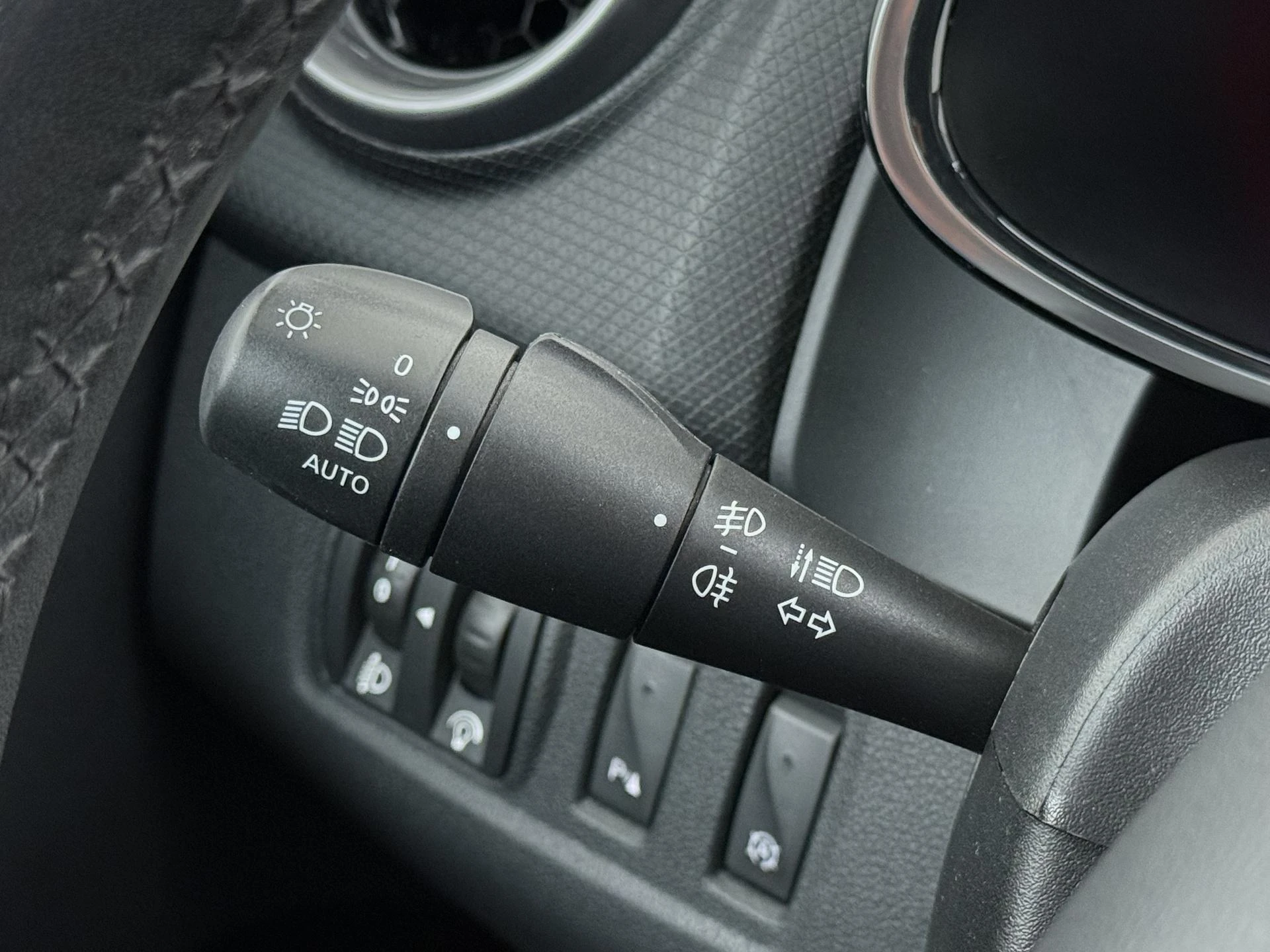 Renault-Clio-image-17