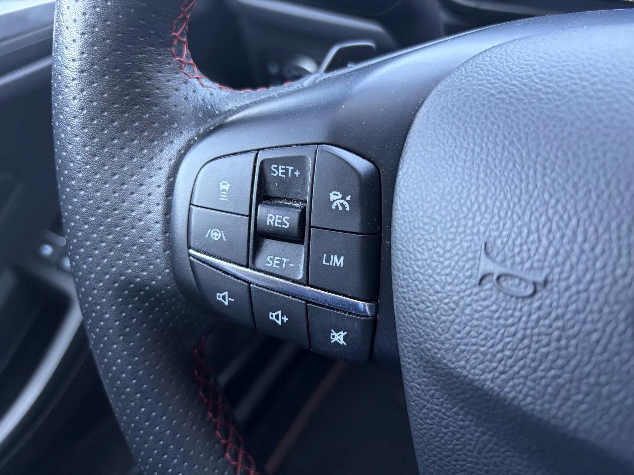 Ford Focus Wagon 1.0 EcoBoost Hybrid ST Line X Business
