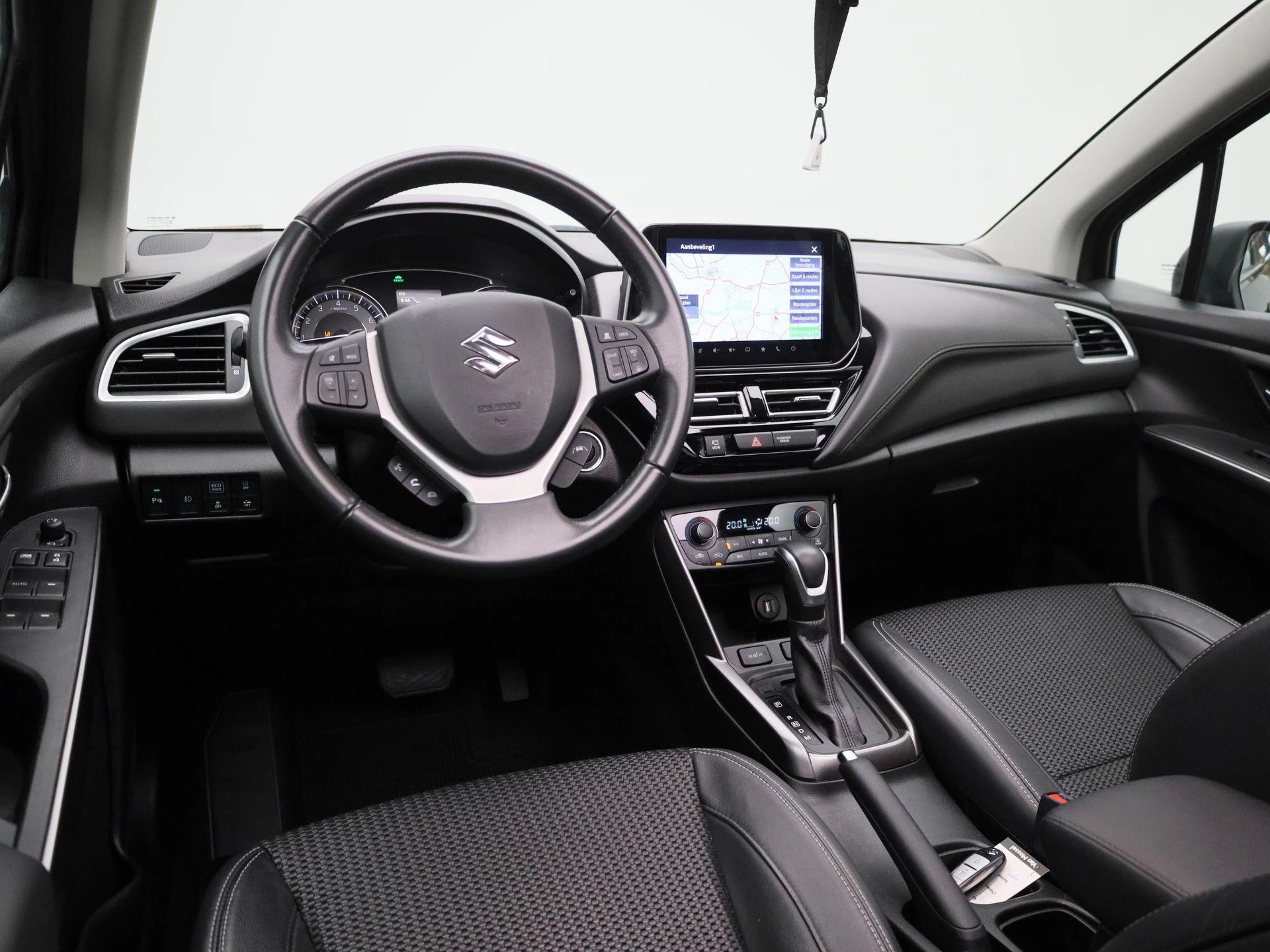 Suzuki-S-Cross-image-6