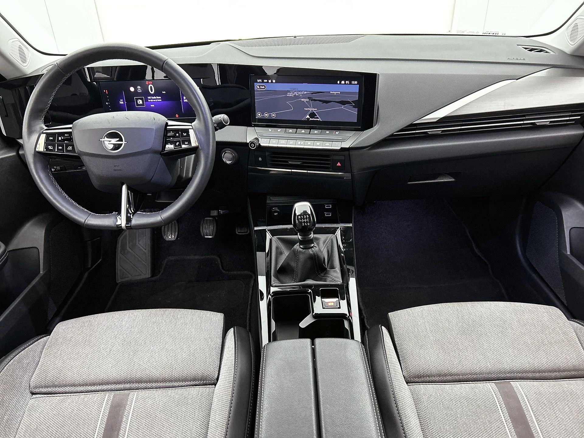 Opel-Astra-image-21