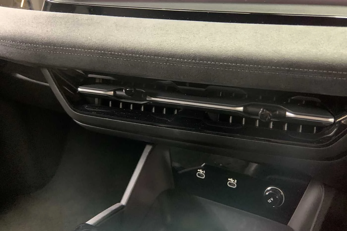 Audi-Q6 e-tron-image-23