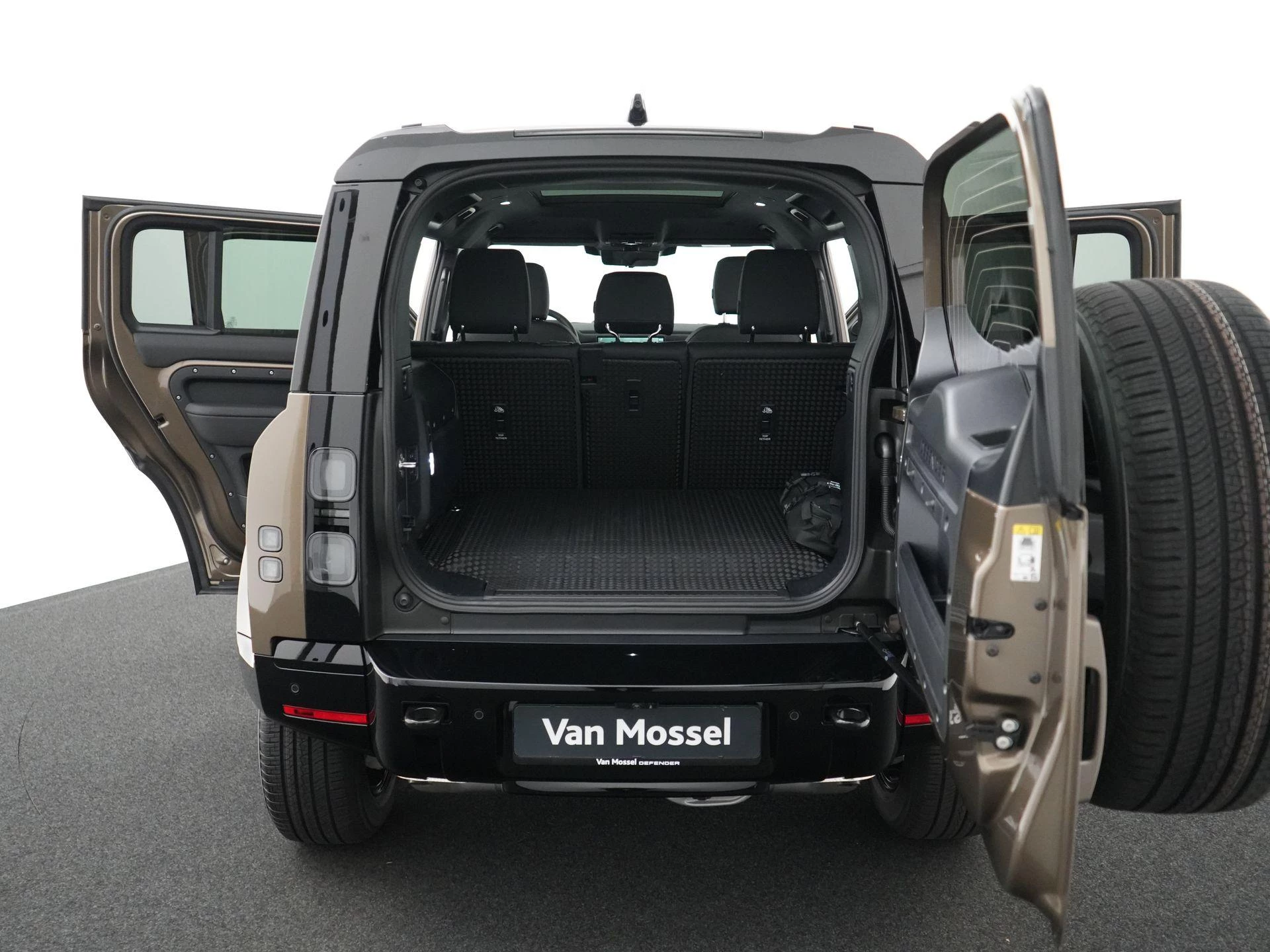Land Rover-Defender-image-44