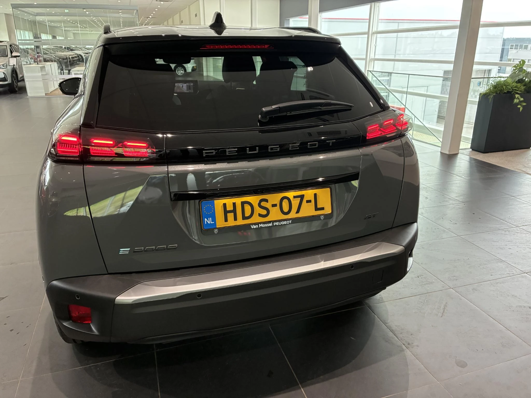 Peugeot e-2008 EV GT 54 kWh