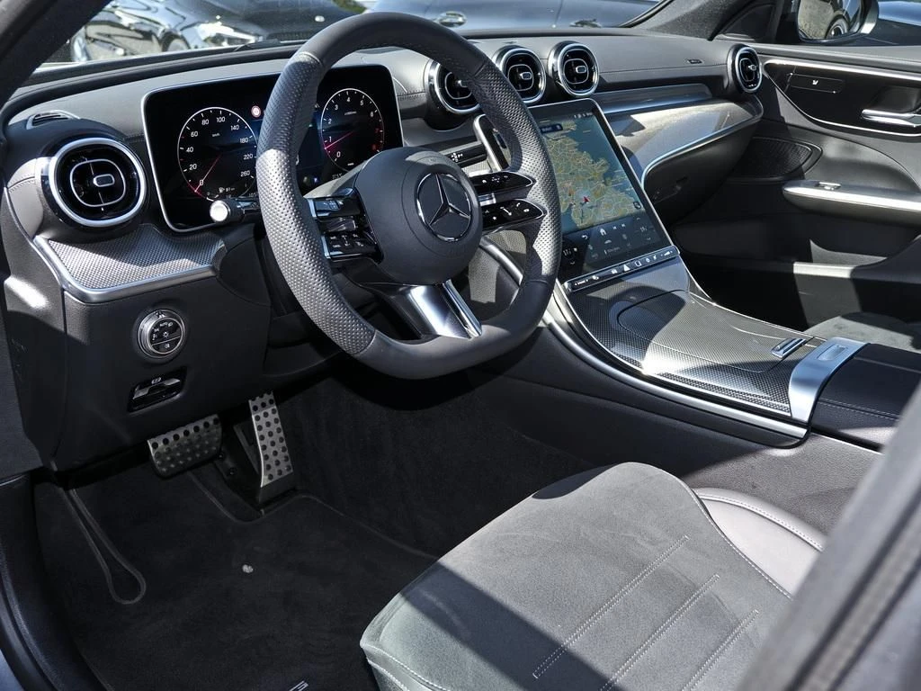 Mercedes-Benz-C-Klasse 300-image-8