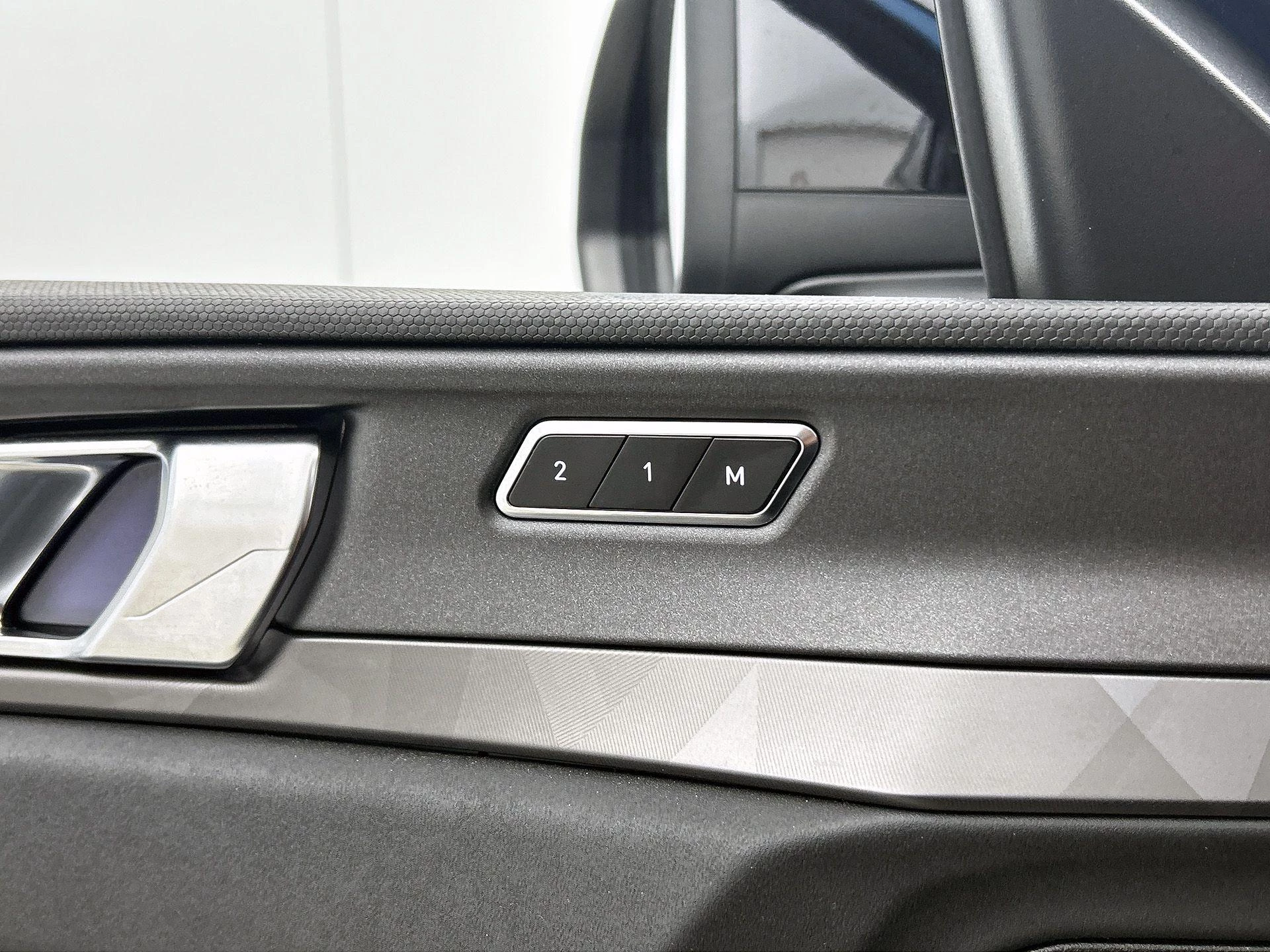 Lynk & Co-01-image-11