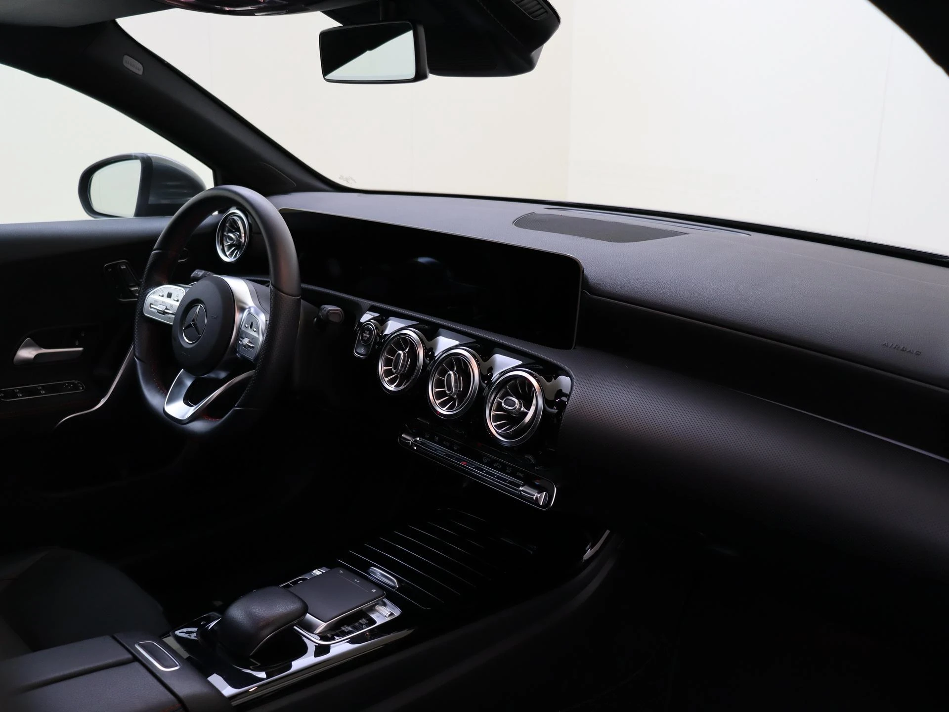 Mercedes-Benz-A-Klasse-image-4