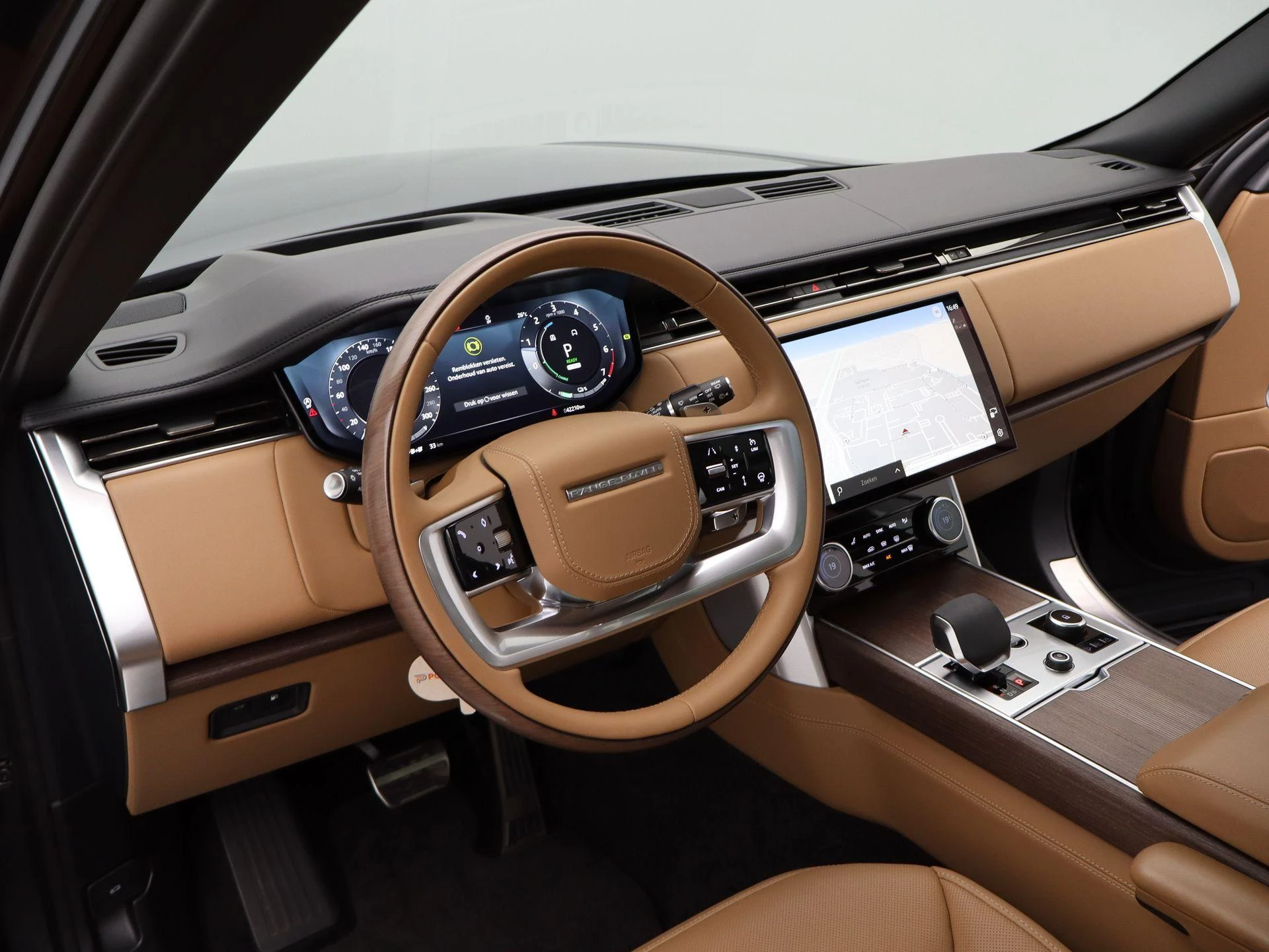 Land Rover-Range Rover-image-32