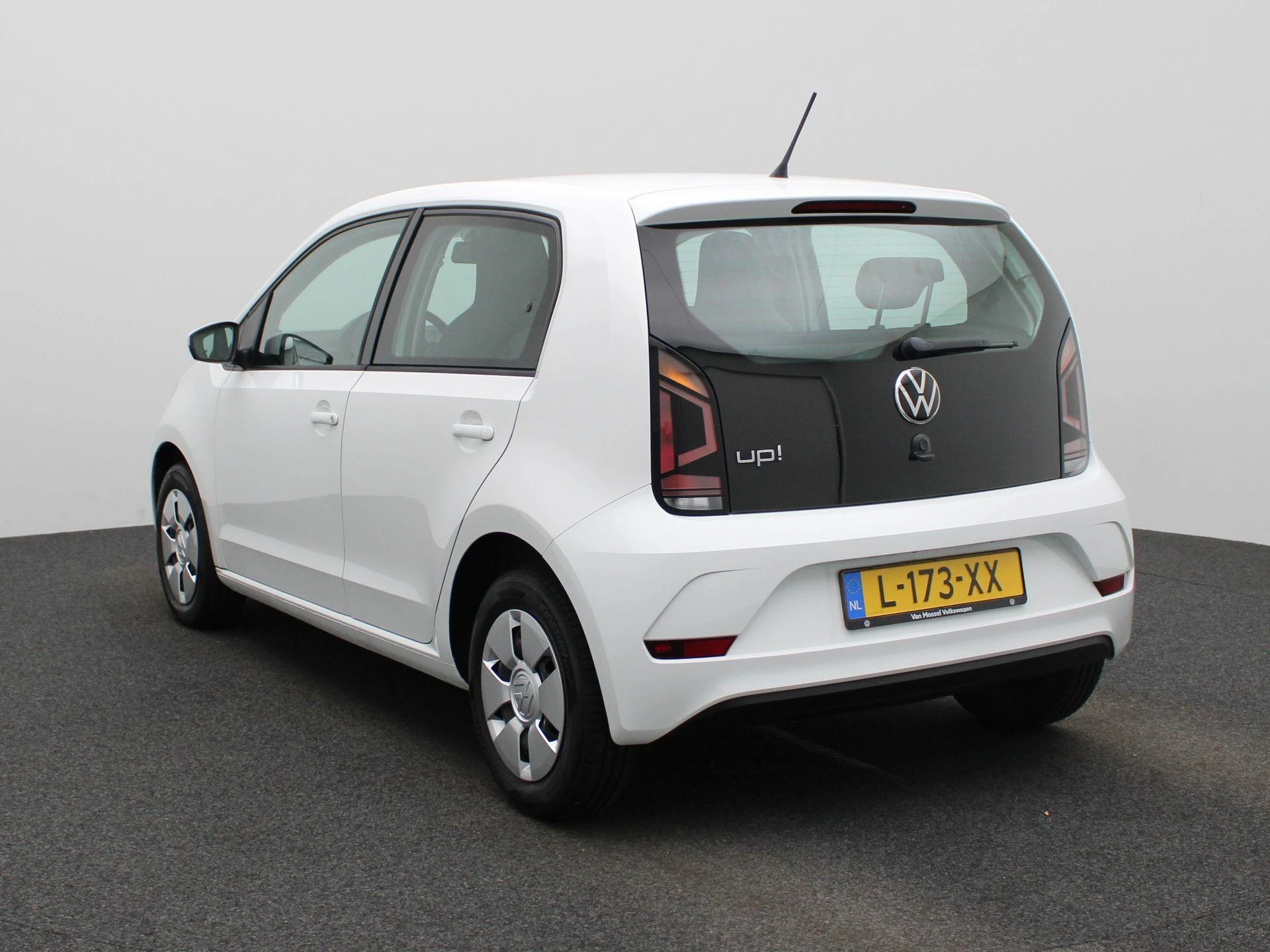 Volkswagen-up!-image-1