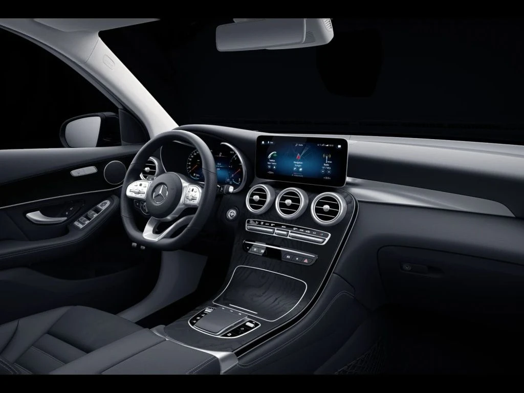 Mercedes-Benz-GLC 220 d-image-12