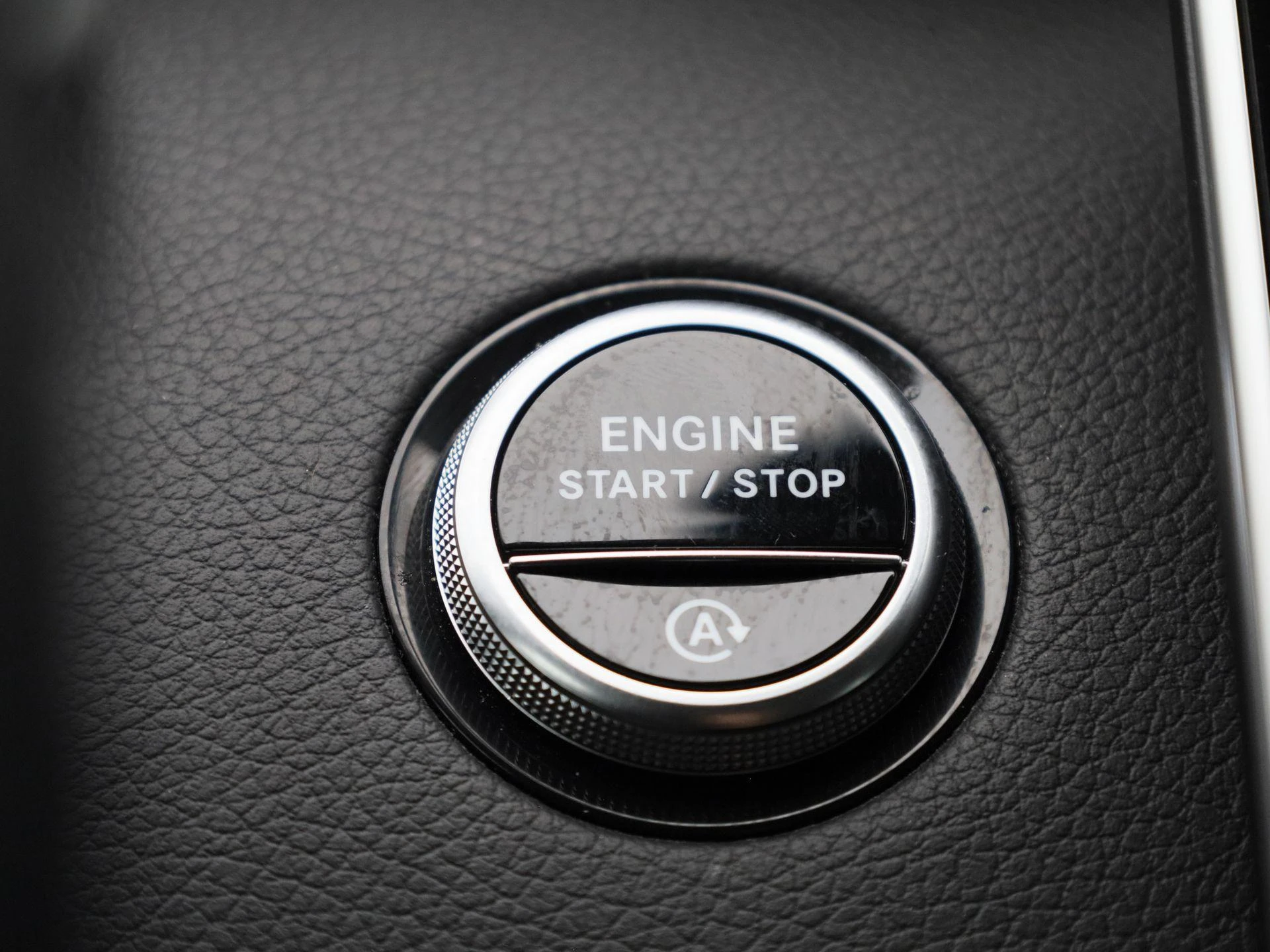 Mercedes-Benz-C-Klasse-image-20