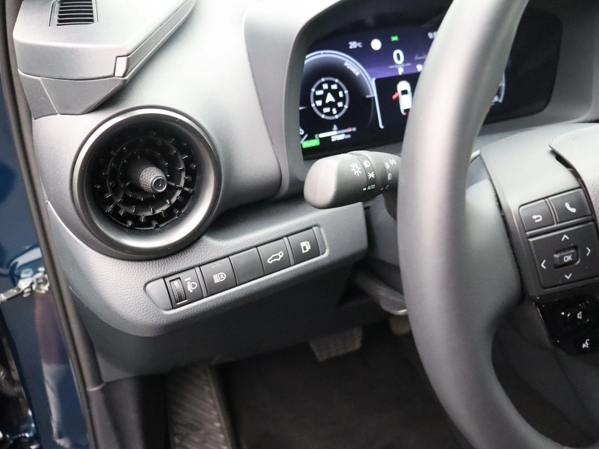 Toyota-C-HR-image-8