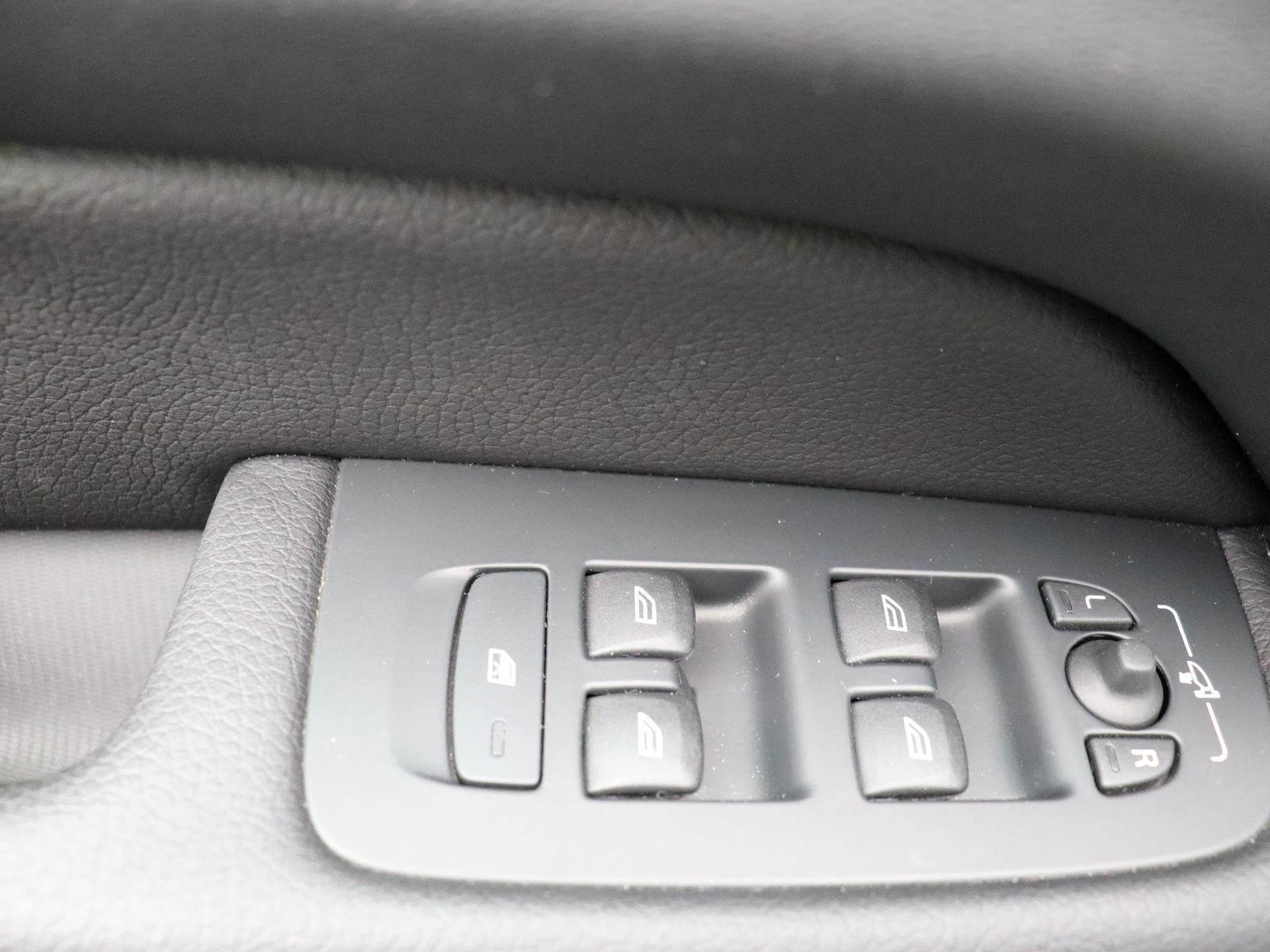 Volvo-XC60-image-12