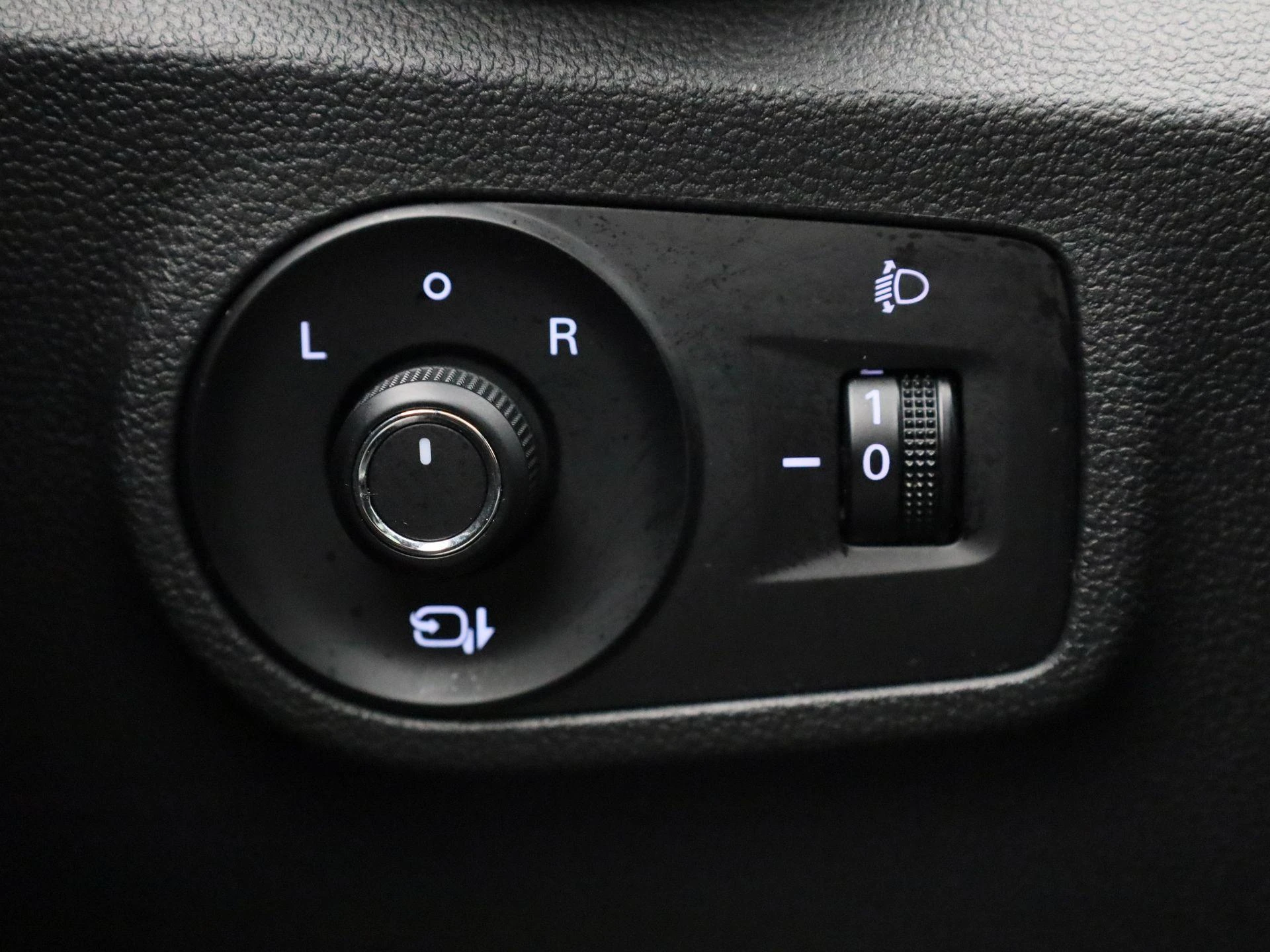 MG-ZS EV-image-24