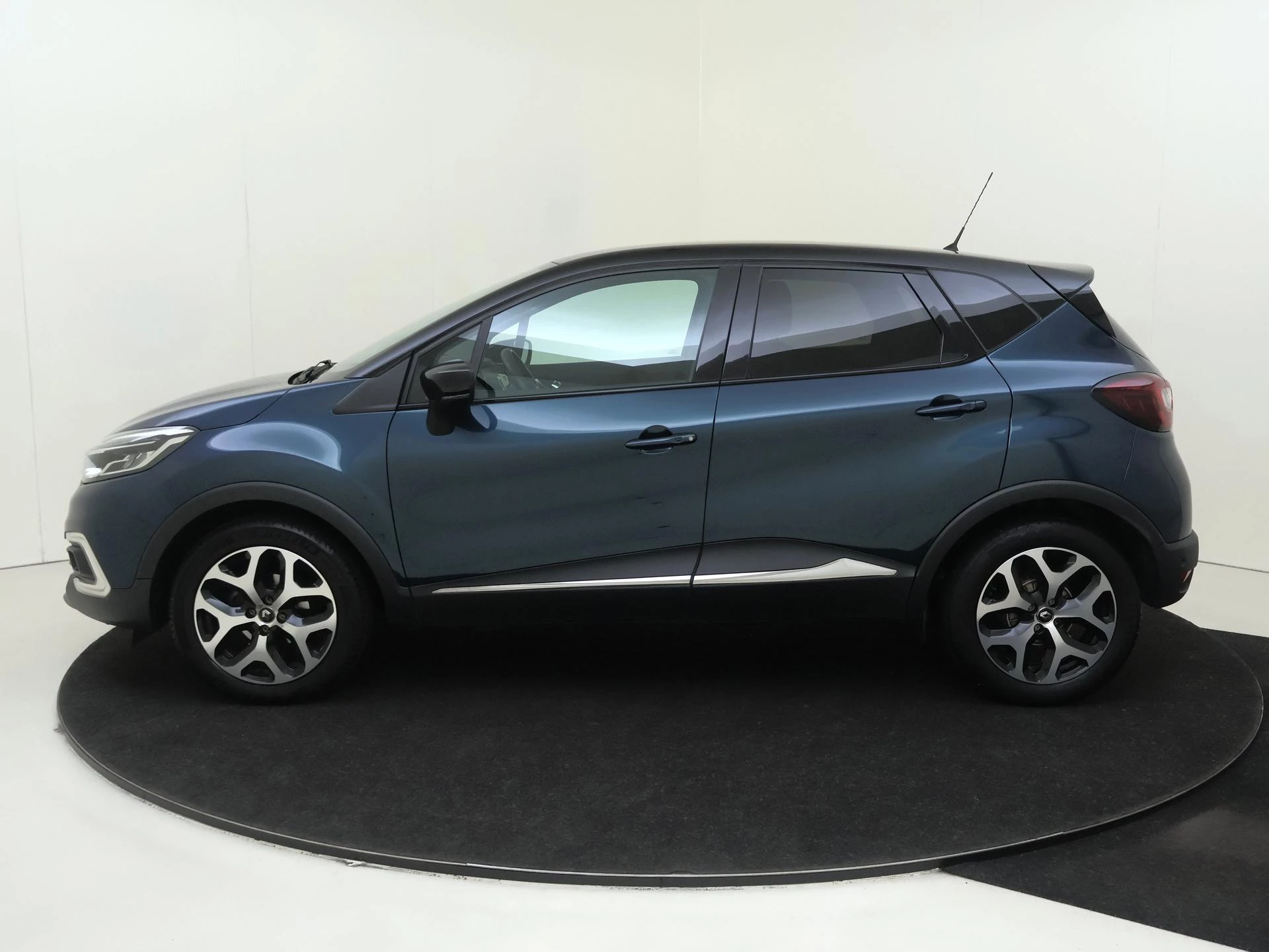 Renault-Captur-image-7