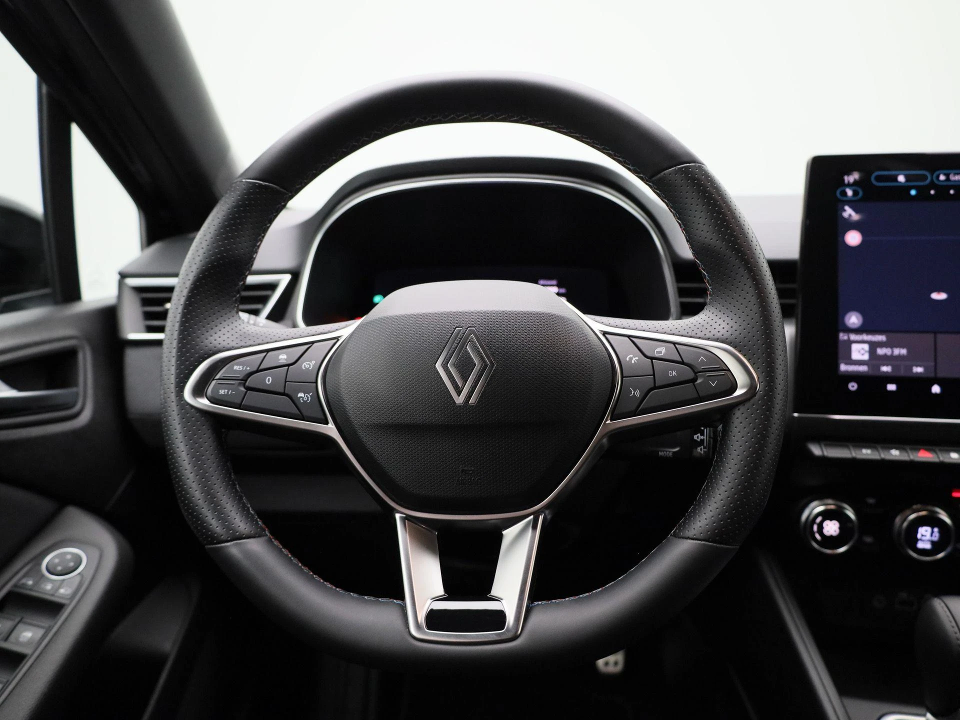 Renault-Clio-image-6