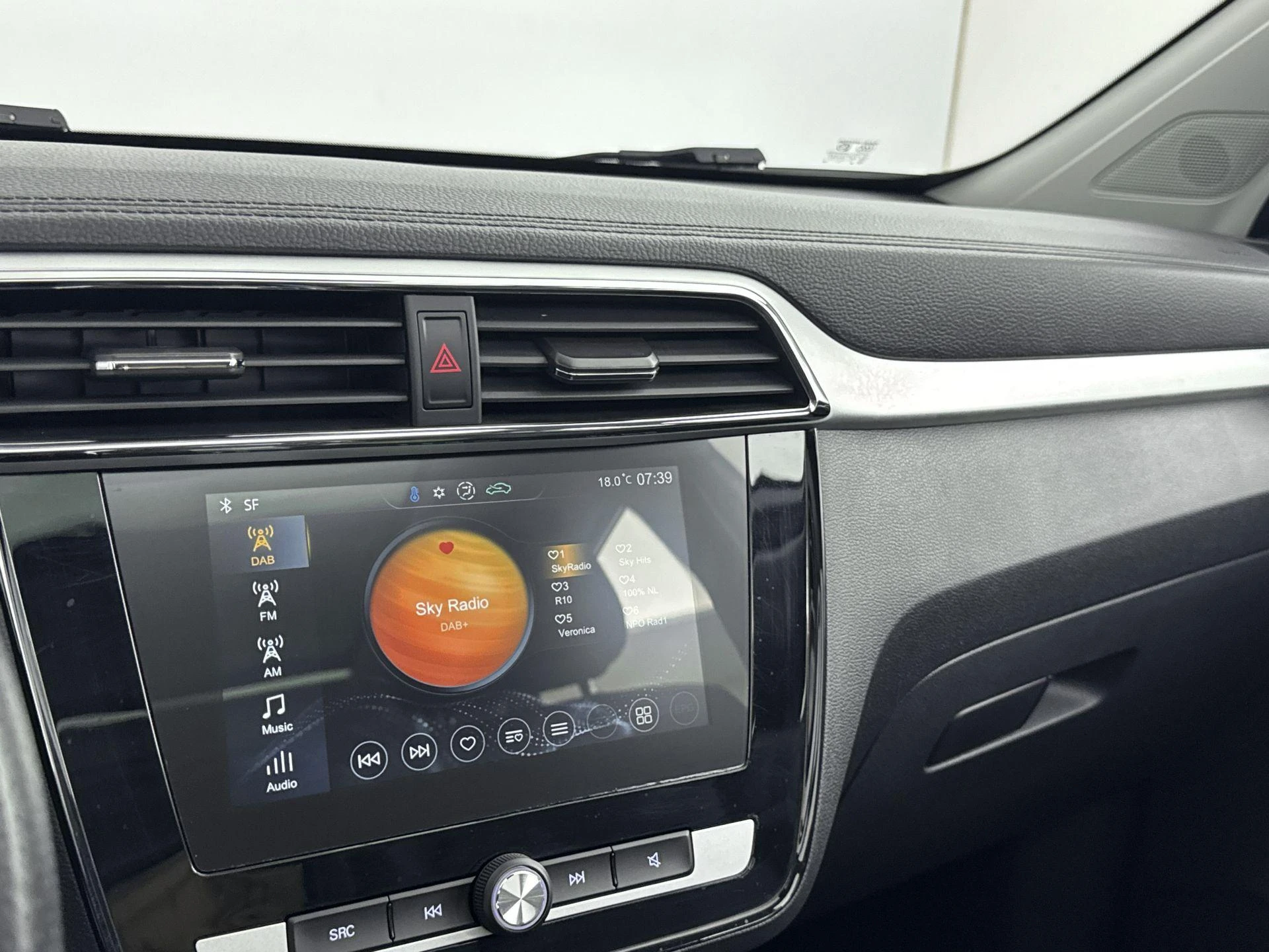 MG-ZS EV-image-6