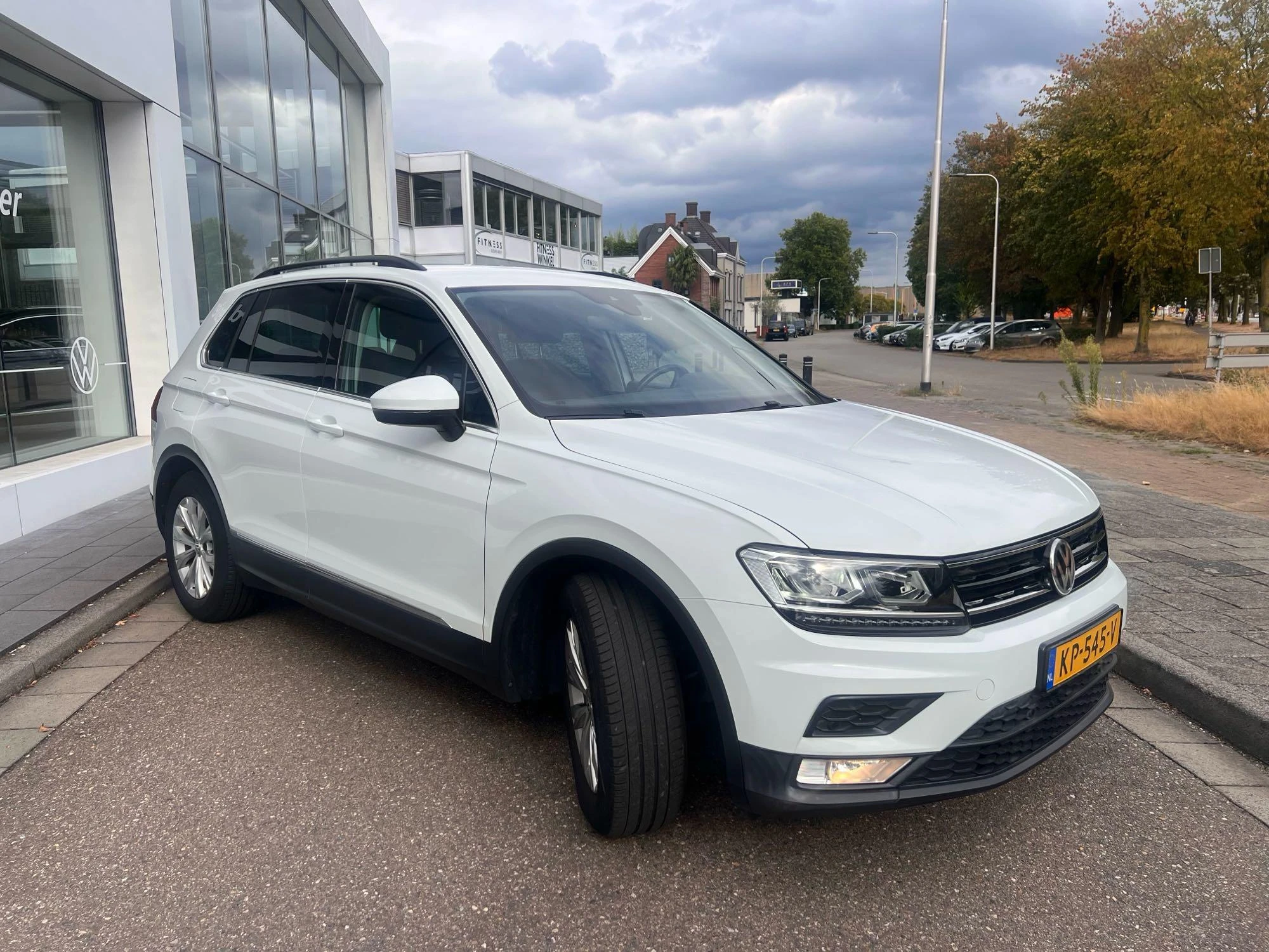 Volkswagen-Tiguan-image-2