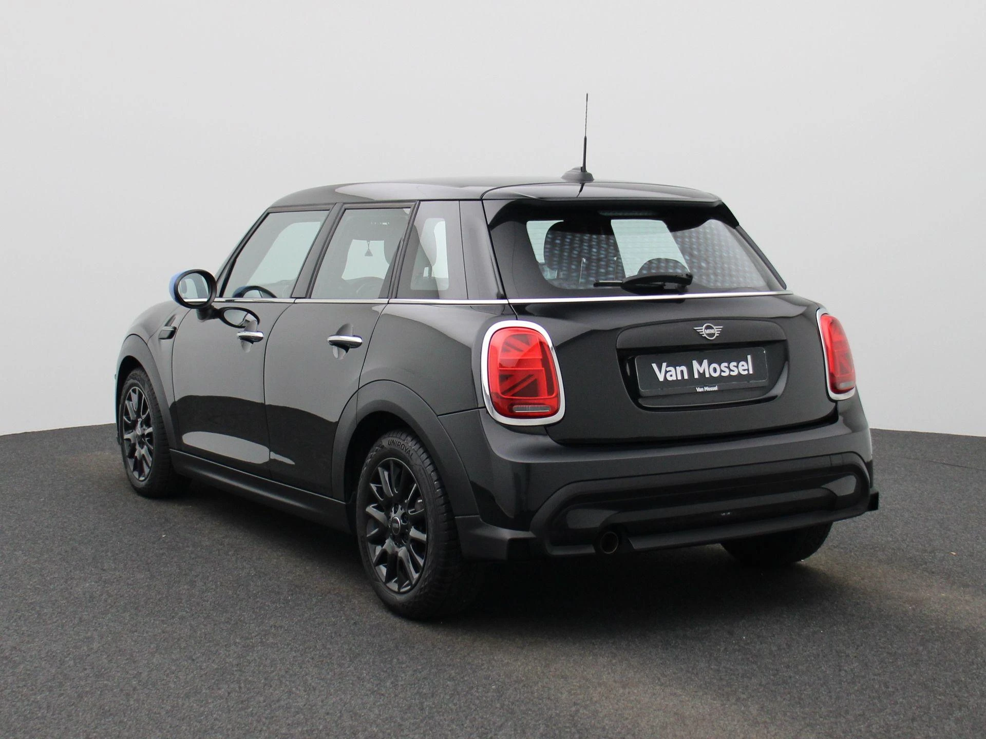 MINI-One-image-1