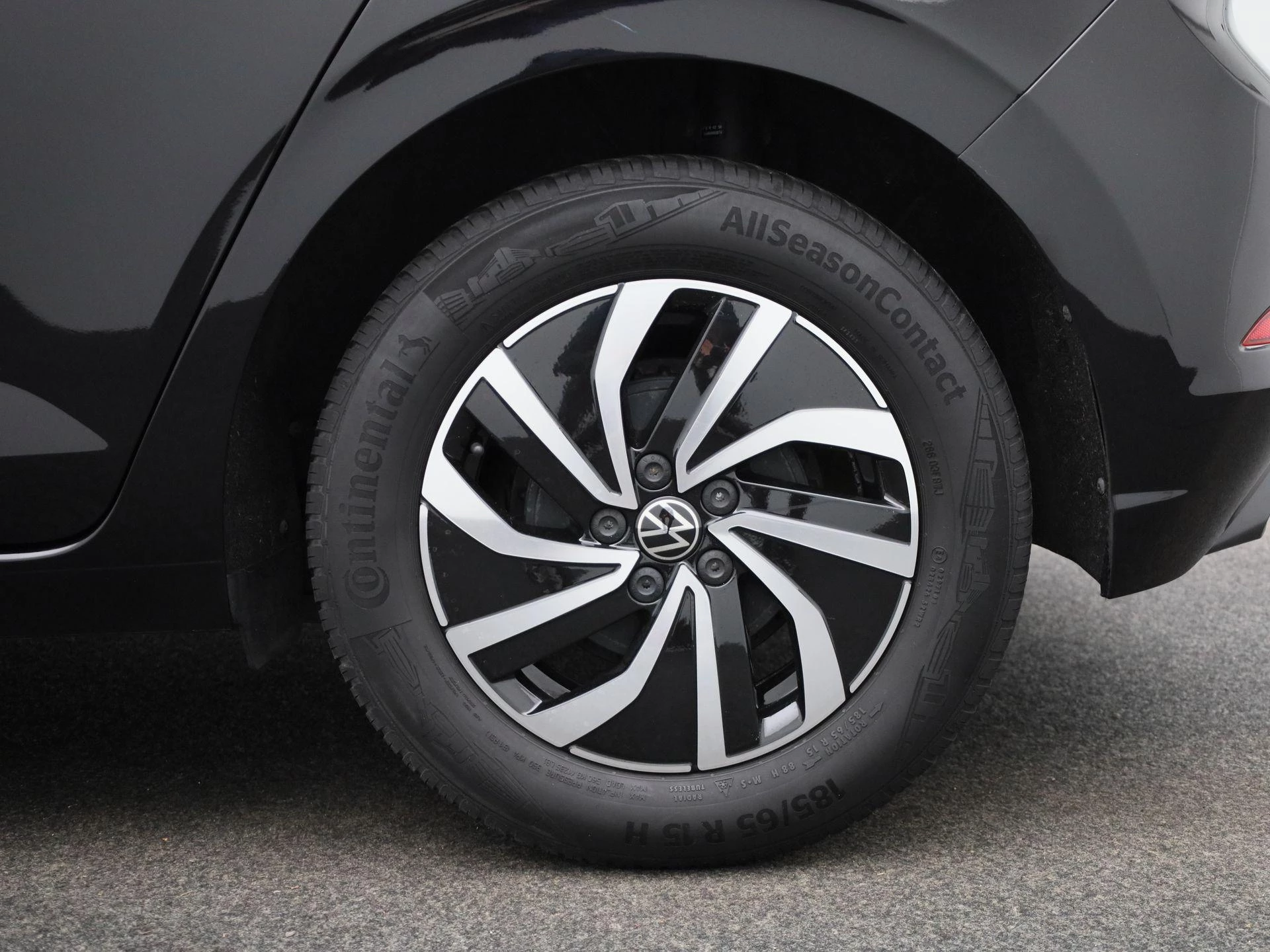 Volkswagen-Polo-image-12